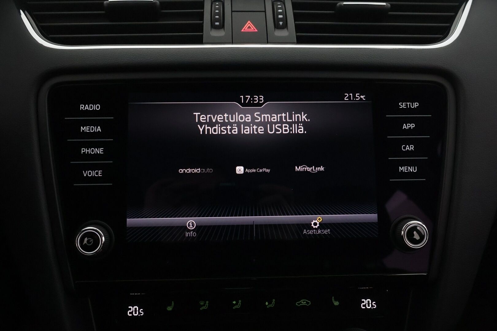 Skoda Octavia 2018 Combi 2,0 TDI 150 Ambition DSG Autom. */ 2.om Suomi-auto / Webasto / Vakkari / Läm. tuulilasi / Carplay / 2x renkaat /* - Hihna tehty 12/24 / Siisti yksilö / 2x renkaat