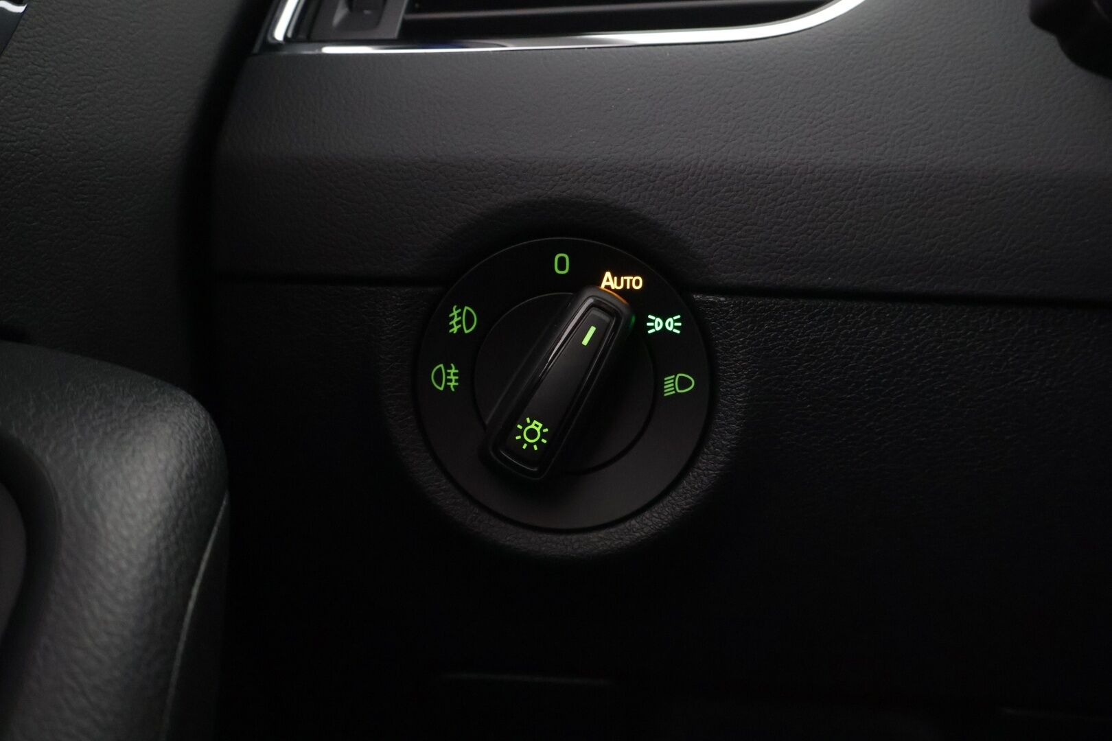 Skoda Octavia 2018 Combi 2,0 TDI 150 Ambition DSG Autom. */ 2.om Suomi-auto / Webasto / Vakkari / Läm. tuulilasi / Carplay / 2x renkaat /* - Hihna tehty 12/24 / Siisti yksilö / 2x renkaat