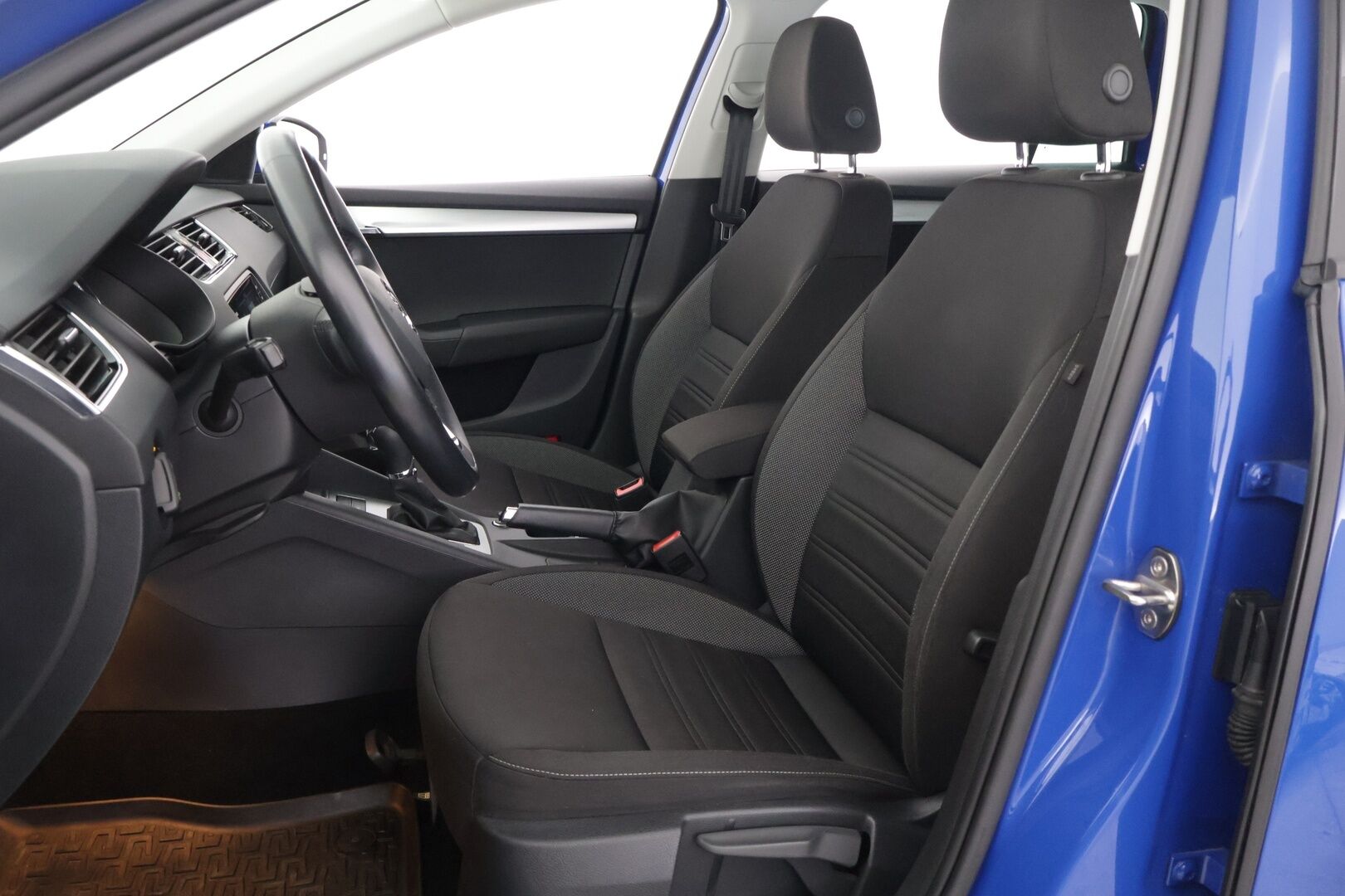 Skoda Octavia 2018 Combi 2,0 TDI 150 Ambition DSG Autom. */ 2.om Suomi-auto / Webasto / Vakkari / Läm. tuulilasi / Carplay / 2x renkaat /* - Hihna tehty 12/24 / Siisti yksilö / 2x renkaat