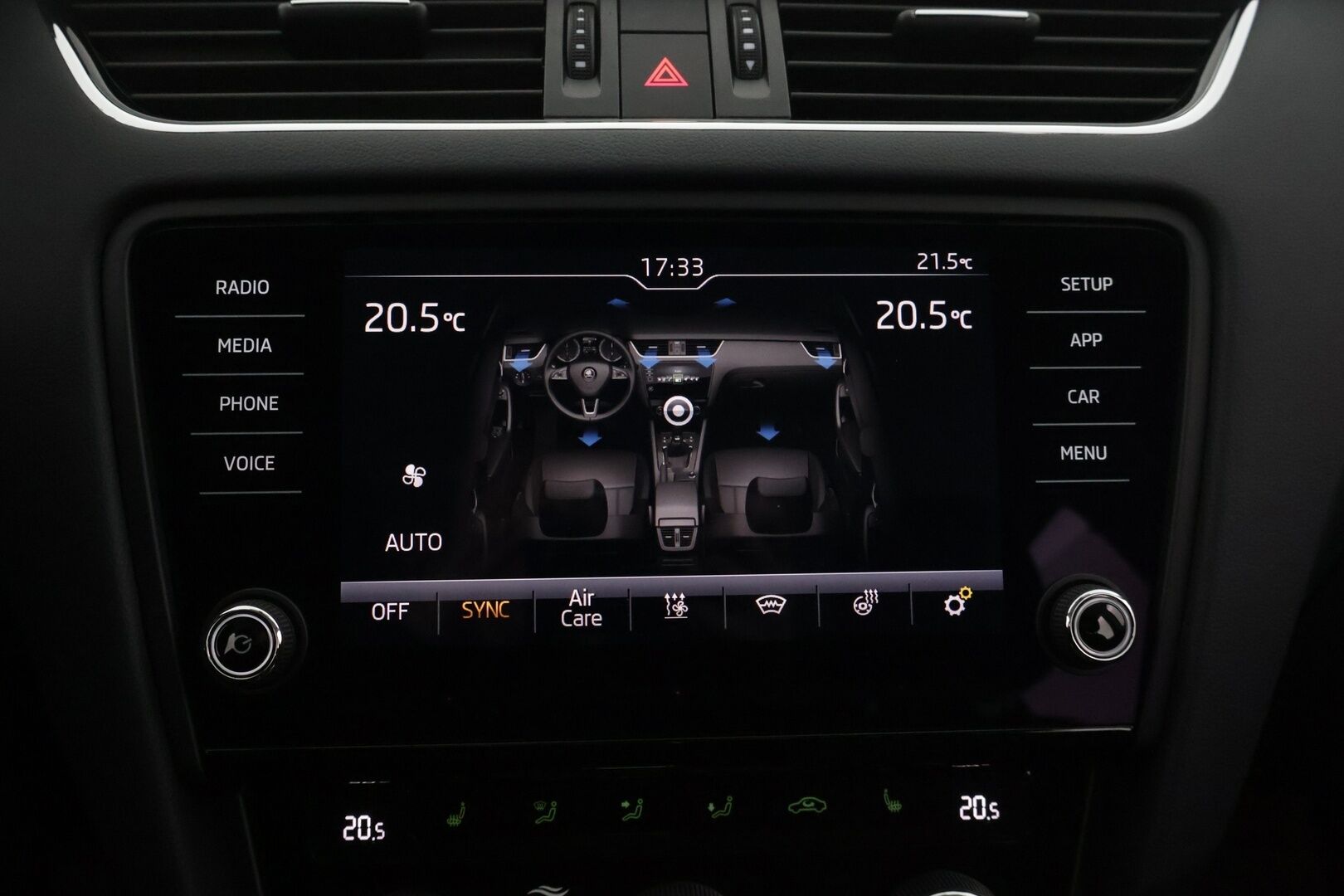 Skoda Octavia 2018 Combi 2,0 TDI 150 Ambition DSG Autom. */ 2.om Suomi-auto / Webasto / Vakkari / Läm. tuulilasi / Carplay / 2x renkaat /* - Hihna tehty 12/24 / Siisti yksilö / 2x renkaat