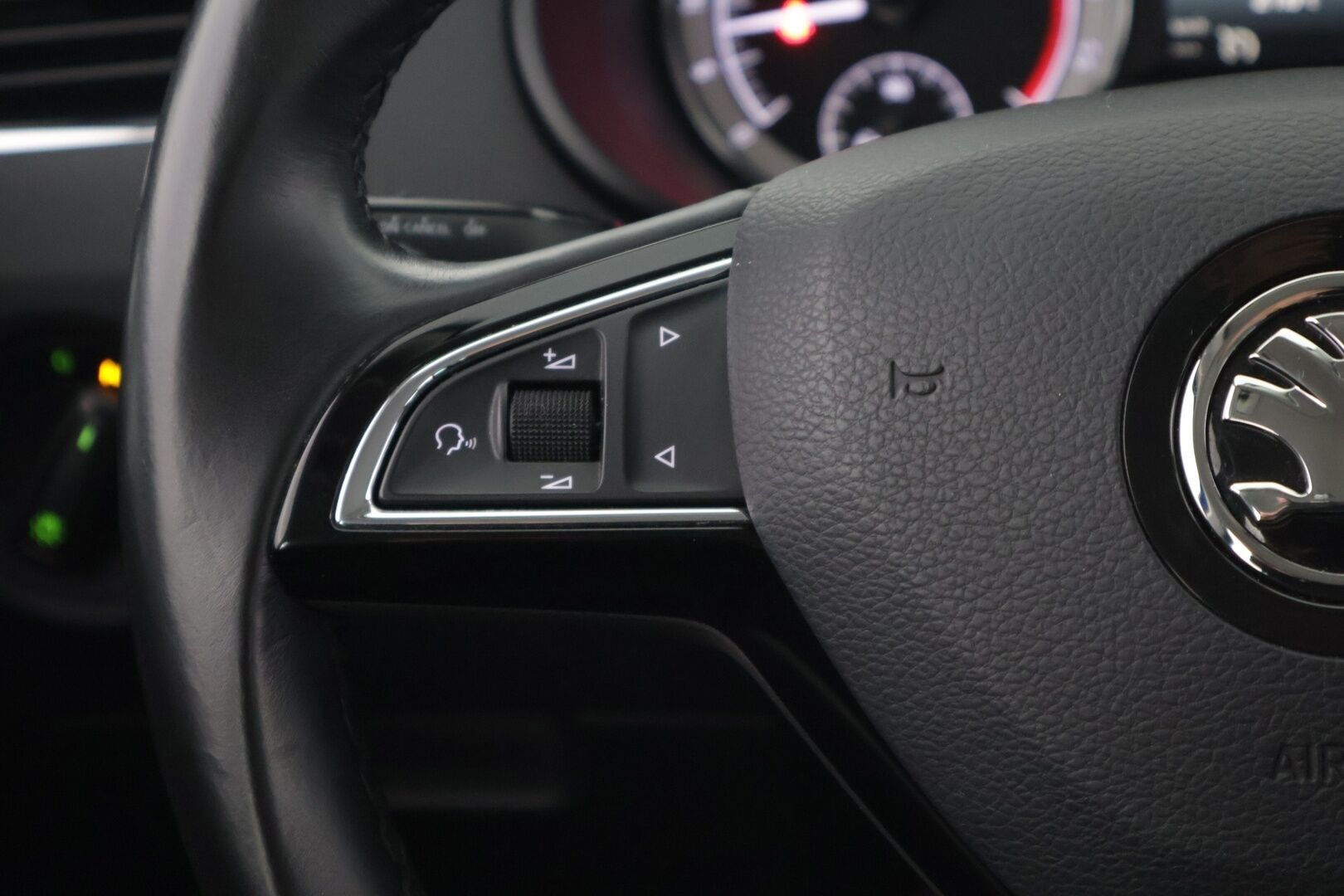 Skoda Octavia 2018 Combi 2,0 TDI 150 Ambition DSG Autom. */ 2.om Suomi-auto / Webasto / Vakkari / Läm. tuulilasi / Carplay / 2x renkaat /* - Hihna tehty 12/24 / Siisti yksilö / 2x renkaat