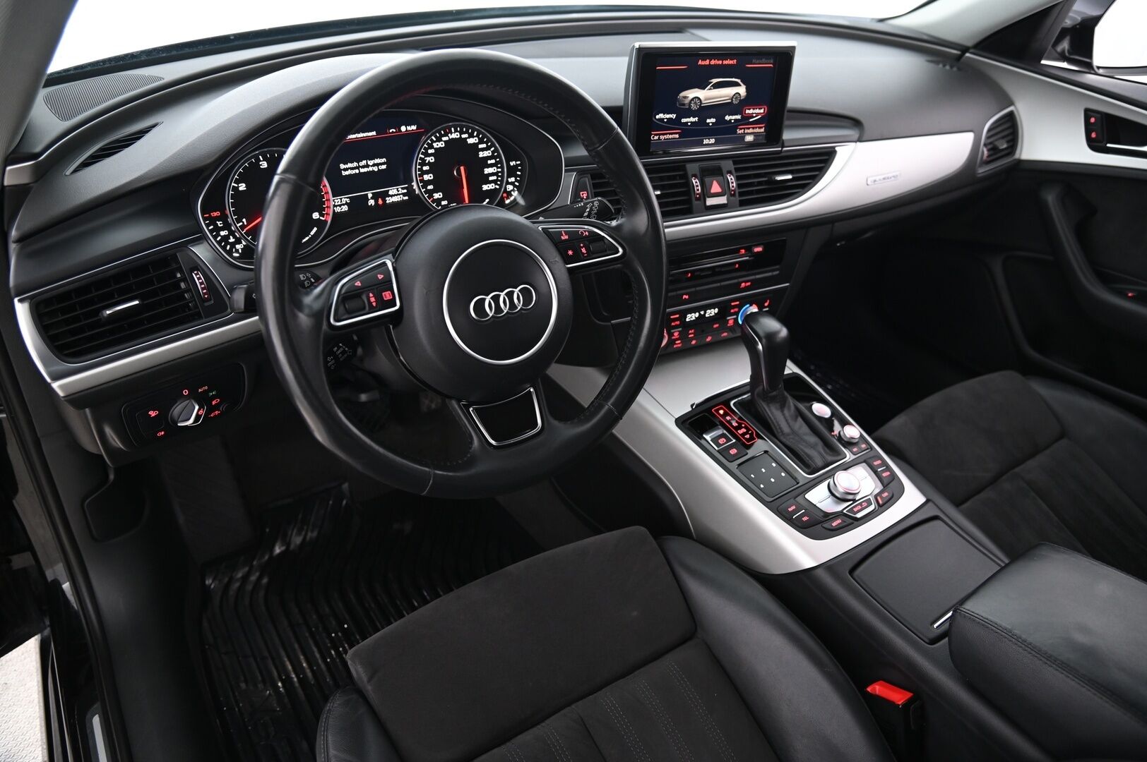 Audi A6 2018 Avant S line Business Sport 2,0 TDI 140 kW quattro*Webasto / Navi / P.kamera* - *S-Line / vetokoukku / 2x renkaat&vanteet*