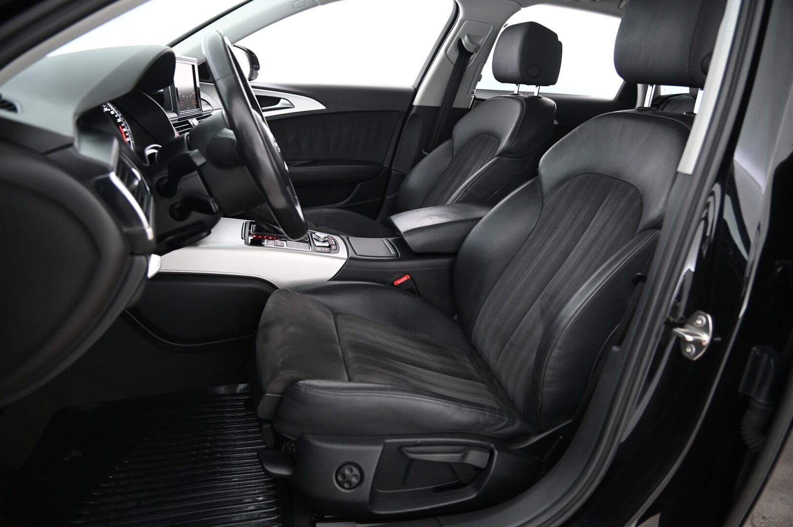 Audi A6 2018 Avant S line Business Sport 2,0 TDI 140 kW quattro*Webasto / Navi / P.kamera* - *S-Line / vetokoukku / 2x renkaat&vanteet* - HULLUT AVAJAISHULINAT KORKOTARJOUS 3,29 %