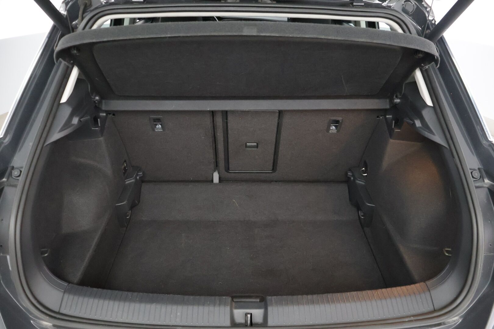 Volkswagen T-Roc 2018 Style 1,5 TSI EVO 110 kW (150 hv) aut. ** Adapt .Vakkari / LED-ajovalot / Lohkolämmitin / P.Kamera /  CarPlay ** - **1-omisteinen Suomiauto / Aut. ilmastointi / 2x renkaat / Hyvin huollettu! / Siistikuntoinen yksilö!**