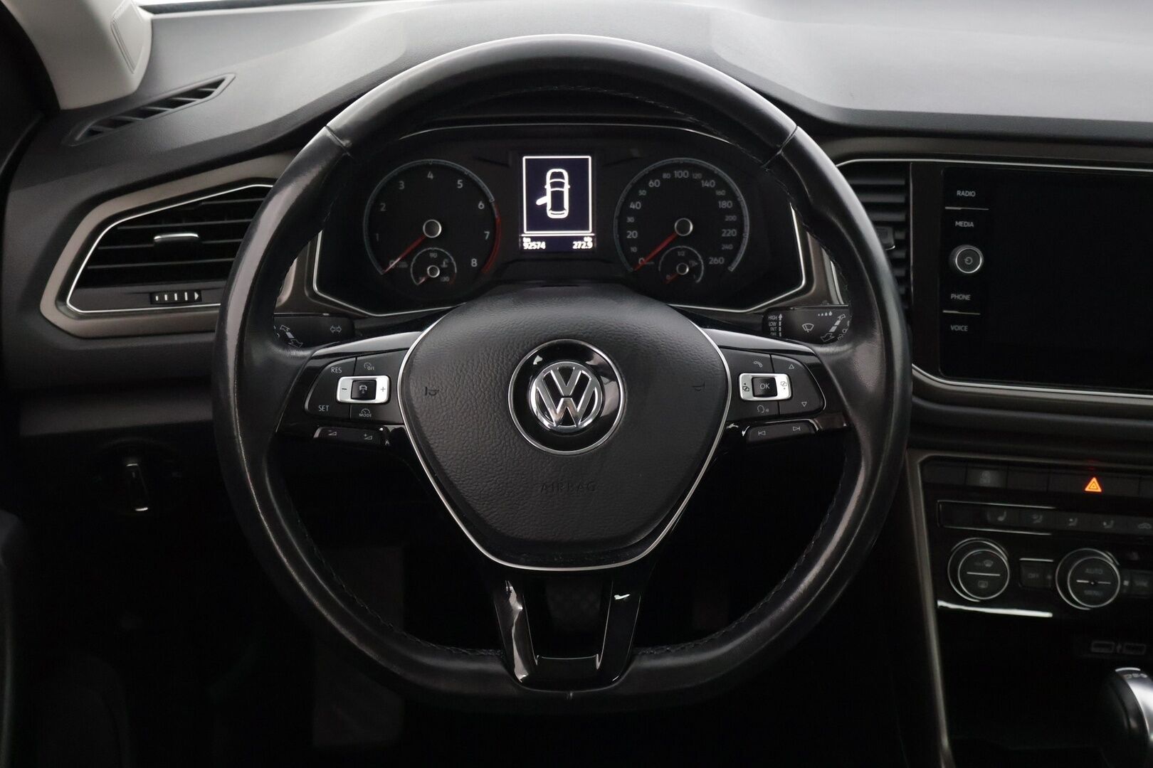 Volkswagen T-Roc 2018 Style 1,5 TSI EVO 110 kW (150 hv) aut. ** Adapt .Vakkari / LED-ajovalot / Lohkolämmitin / P.Kamera /  CarPlay ** - **1-omisteinen Suomiauto / Aut. ilmastointi / 2x renkaat / Hyvin huollettu! / Siistikuntoinen yksilö!**