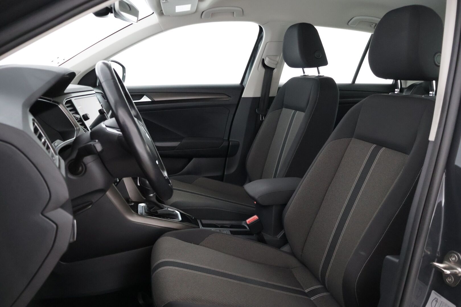 Volkswagen T-Roc 2018 Style 1,5 TSI EVO 110 kW (150 hv) aut. ** Adapt .Vakkari / LED-ajovalot / Lohkolämmitin / P.Kamera /  CarPlay ** - **1-omisteinen Suomiauto / Aut. ilmastointi / 2x renkaat / Hyvin huollettu! / Siistikuntoinen yksilö!** - HULLU BLACKWEEK KORKOTARJOUS 2,49%