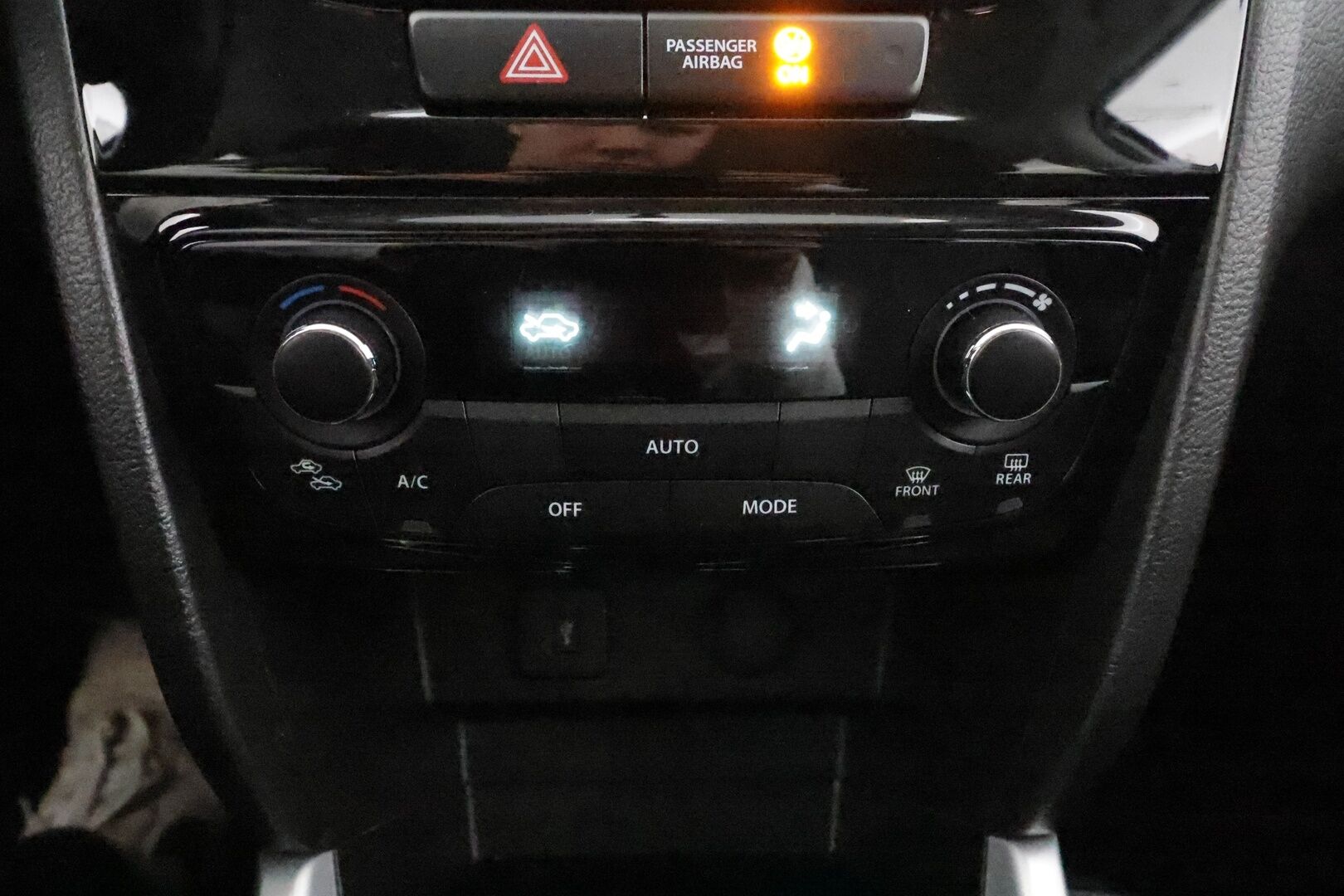 Suzuki Vitara 2018 1,6 VVT 4WD GL+ 5MT - | ACC | Koukku | P.kamera | Lohko+sisälämmitin | Navi | Apple & Android | BT | Aut. ilmastointi | Nelivedon lukko | 1-om suomiauto |
