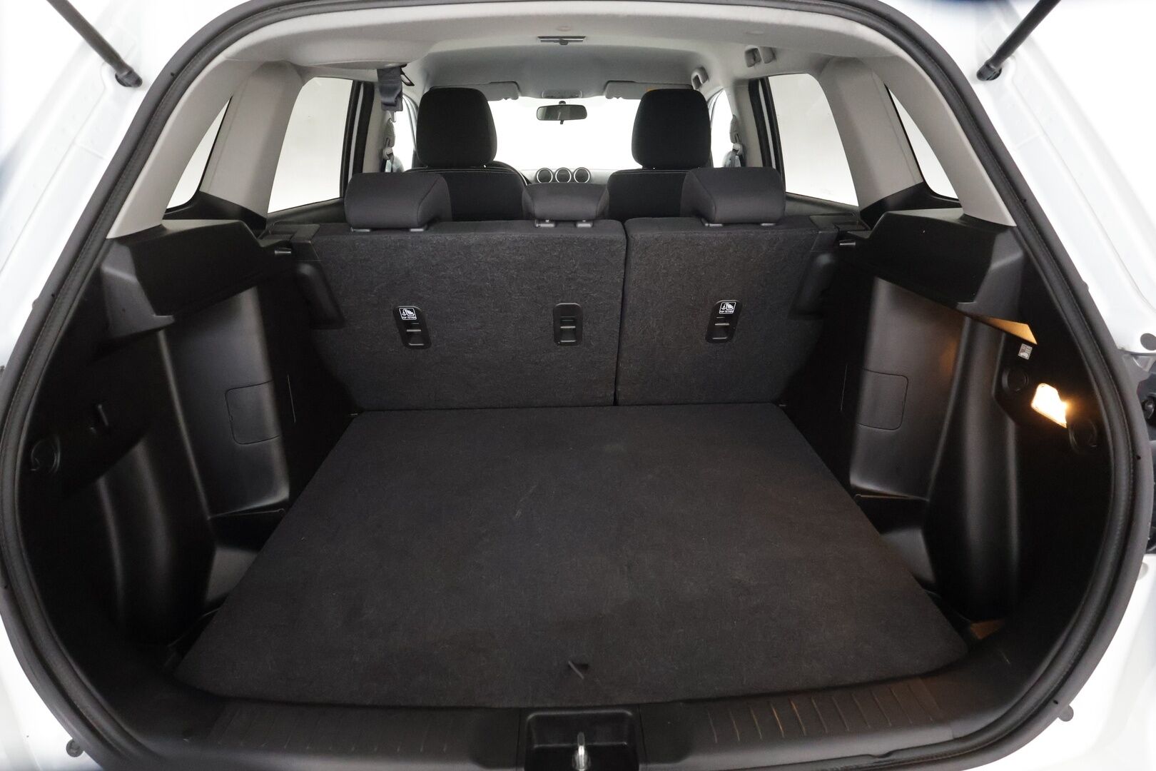 Suzuki Vitara 2018 1,6 VVT 4WD GL+ 5MT - | ACC | Koukku | P.kamera | Lohko+sisälämmitin | Navi | Apple & Android | BT | Aut. ilmastointi | Nelivedon lukko | 1-om suomiauto |