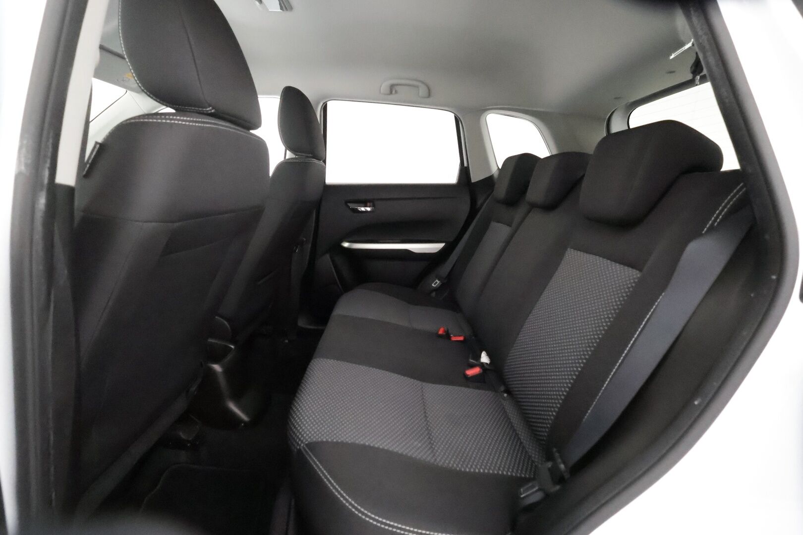 Suzuki Vitara 2018 1,6 VVT 4WD GL+ 5MT - | ACC | Koukku | P.kamera | Lohko+sisälämmitin | Navi | Apple & Android | BT | Aut. ilmastointi | Nelivedon lukko | 1-om suomiauto |