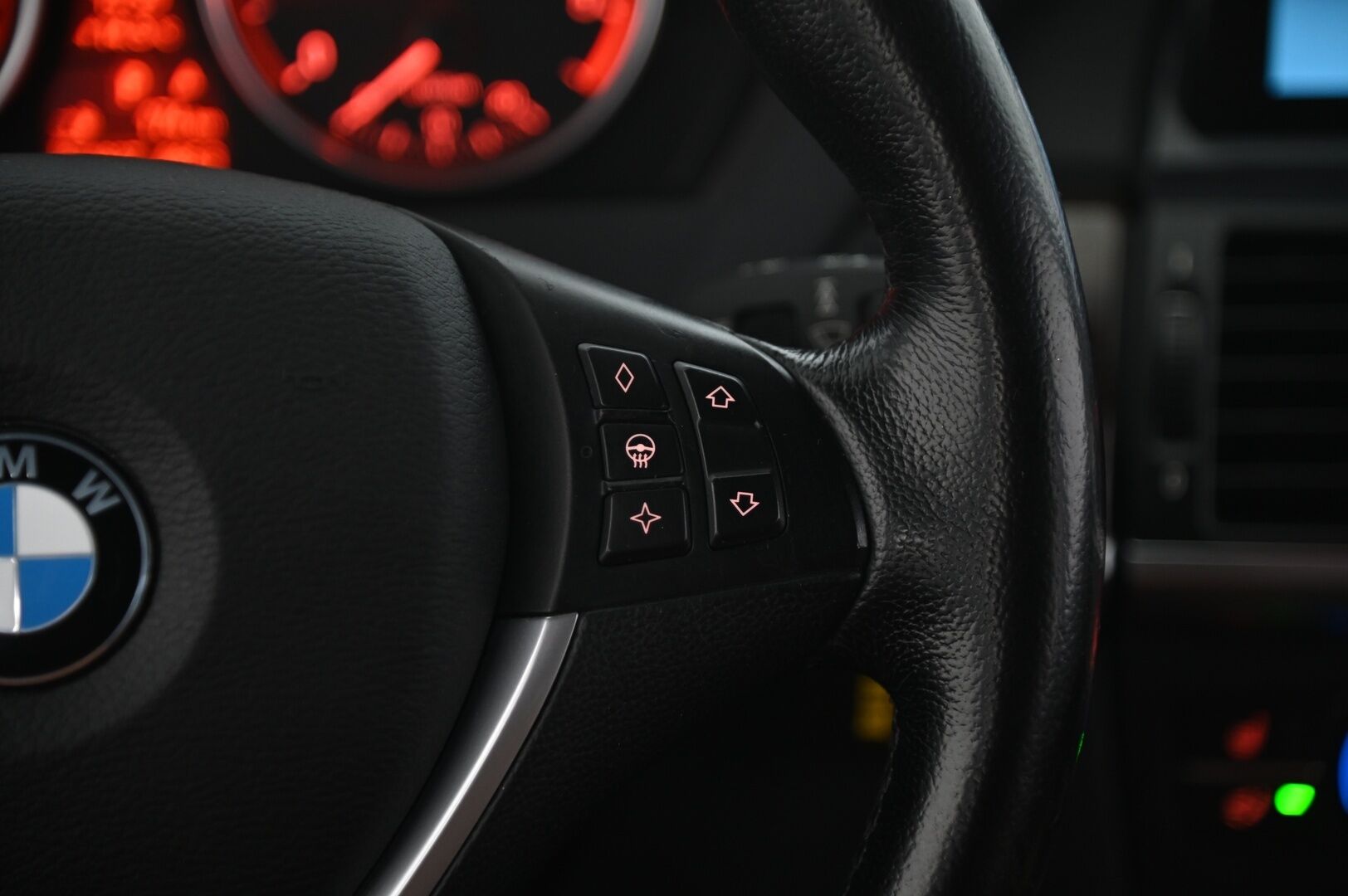 BMW X5 2008 3.0sd *YritysOutlet - Myydään vain yrityksille* - Eber | Comfort istuimet muistilla | Hifi | Koukku | Xenon | 20 vanteet | Astinlaudat
