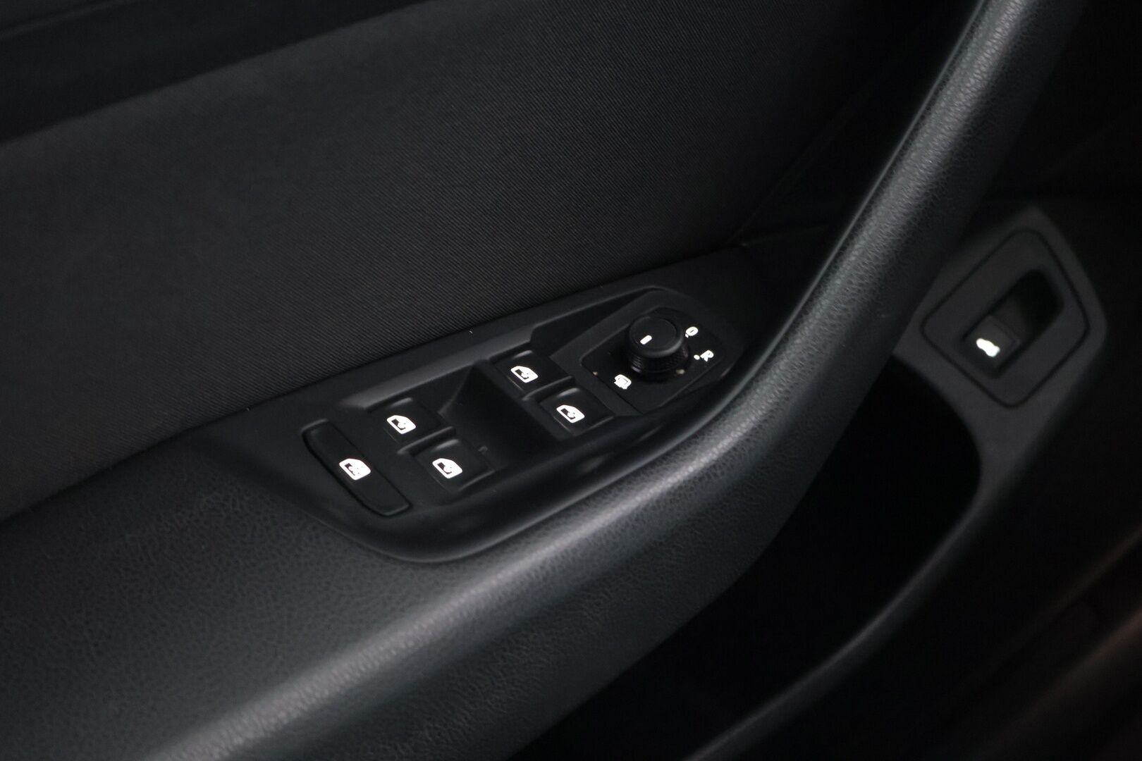 Volkswagen Passat 2018 Variant Comfortline 1,4 TSI 92 kW (125 hv) DSG-automaatti Football Edition - ACC | S.Luukku | S.Koukku | Lohko.S.Pistoke | Navi | LED