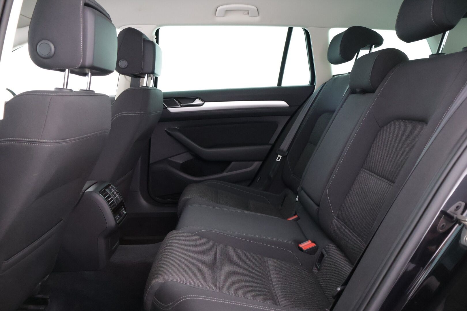 Volkswagen Passat 2018 Variant Comfortline 1,4 TSI 92 kW (125 hv) DSG-automaatti Football Edition - ACC | S.Luukku | S.Koukku | Lohko.S.Pistoke | Navi | LED