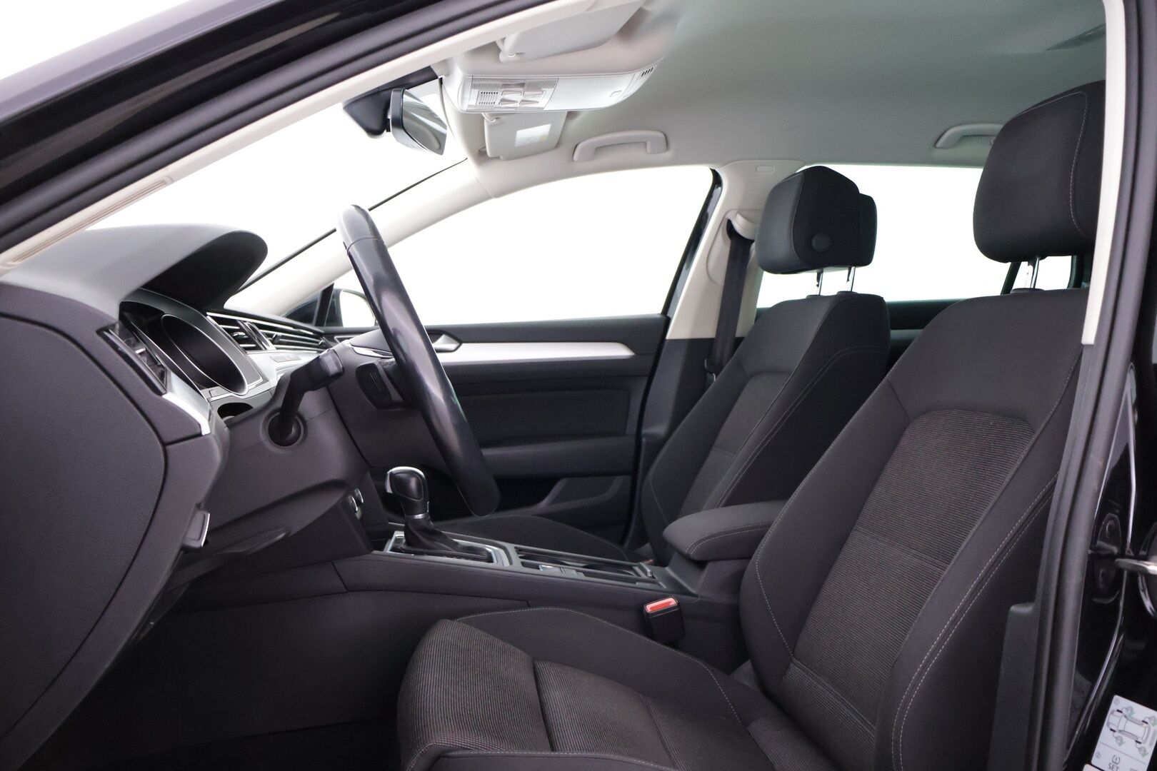 Volkswagen Passat 2018 Variant Comfortline 1,4 TSI 92 kW (125 hv) DSG-automaatti Football Edition - ACC | S.Luukku | S.Koukku | Lohko.S.Pistoke | Navi | LED