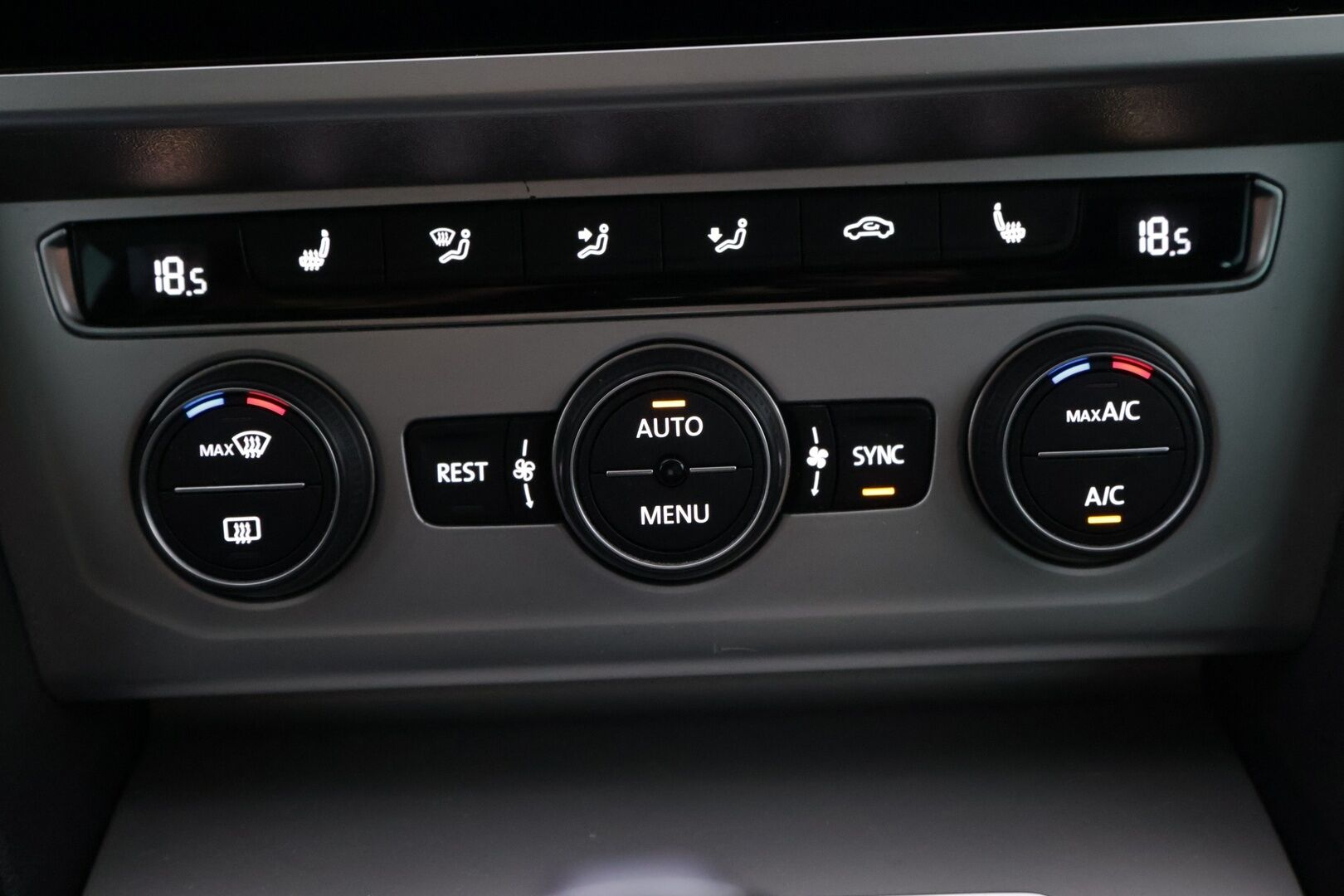 Volkswagen Passat 2018 Variant Comfortline 1,4 TSI 92 kW (125 hv) DSG-automaatti Football Edition - ACC | S.Luukku | S.Koukku | Lohko.S.Pistoke | Navi | LED
