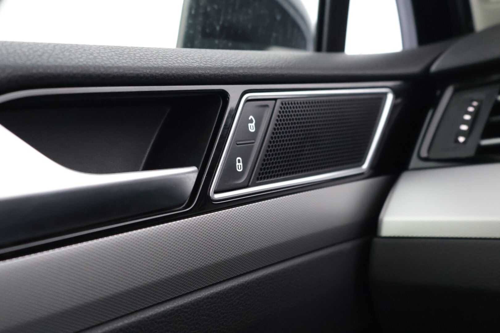 Volkswagen Passat 2018 Variant Comfortline 1,4 TSI 92 kW (125 hv) DSG-automaatti Football Edition - ACC | S.Luukku | S.Koukku | Lohko.S.Pistoke | Navi | LED