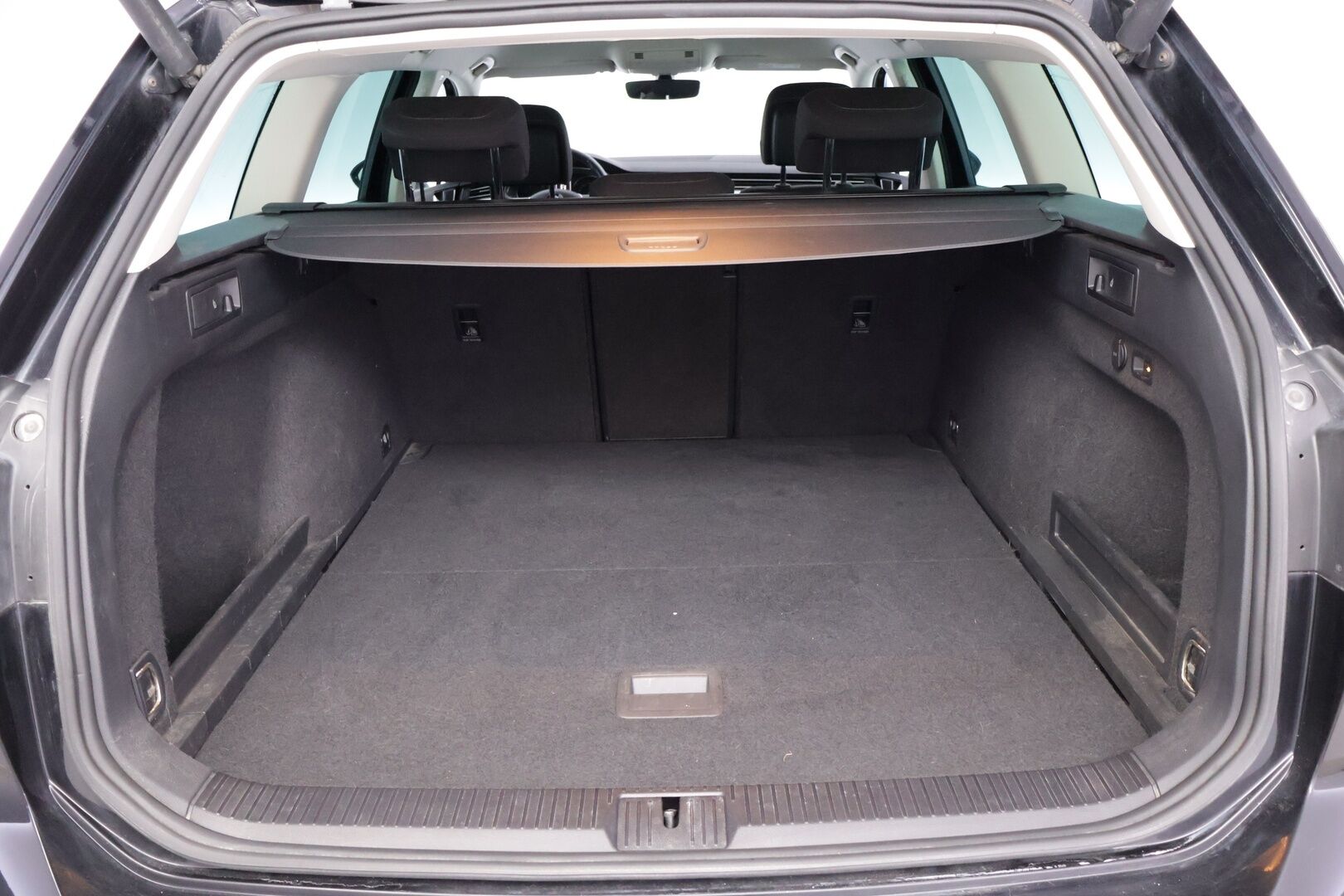 Volkswagen Passat 2018 Variant Comfortline 1,4 TSI 92 kW (125 hv) DSG-automaatti Football Edition - ACC | S.Luukku | S.Koukku | Lohko.S.Pistoke | Navi | LED