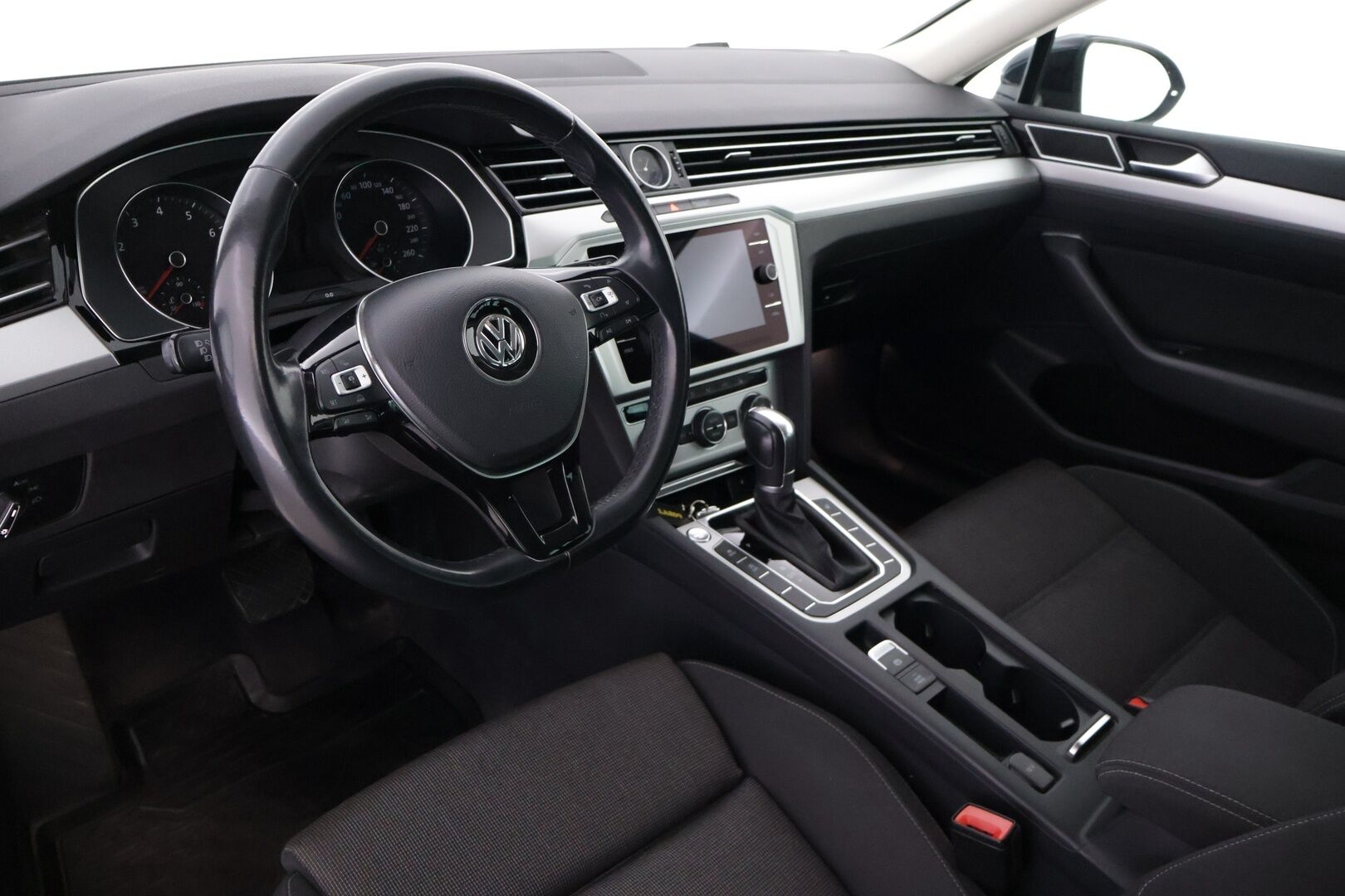 Volkswagen Passat 2018 Variant Comfortline 1,4 TSI 92 kW (125 hv) DSG-automaatti Football Edition - ACC | S.Luukku | S.Koukku | Lohko.S.Pistoke | Navi | LED