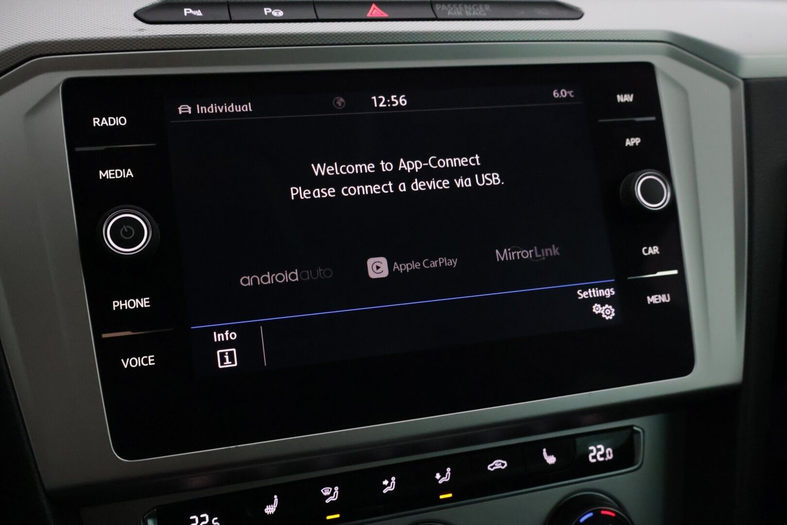 Volkswagen Passat 2018 Variant Comfortline 1,6 TDI 88 kW (120 hv) DSG-automaatti Football Edition** YritysOutlet - Myydään vain yrityksille - Suomi-auto / 2 renkaat / Webasto / Adapt. Vakionopeudensäädin / Vetokoukku *