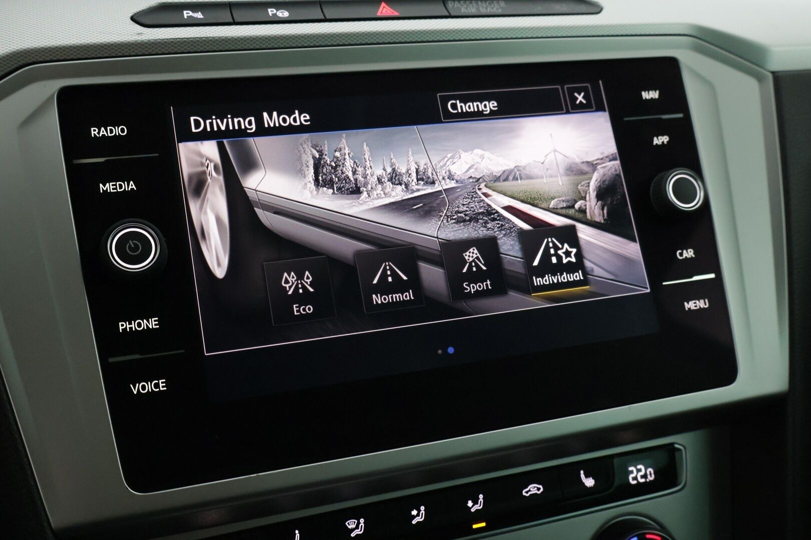 Volkswagen Passat 2018 Variant Comfortline 1,6 TDI 88 kW (120 hv) DSG-automaatti Football Edition** YritysOutlet - Myydään vain yrityksille - Suomi-auto / 2 renkaat / Webasto / Adapt. Vakionopeudensäädin / Vetokoukku *