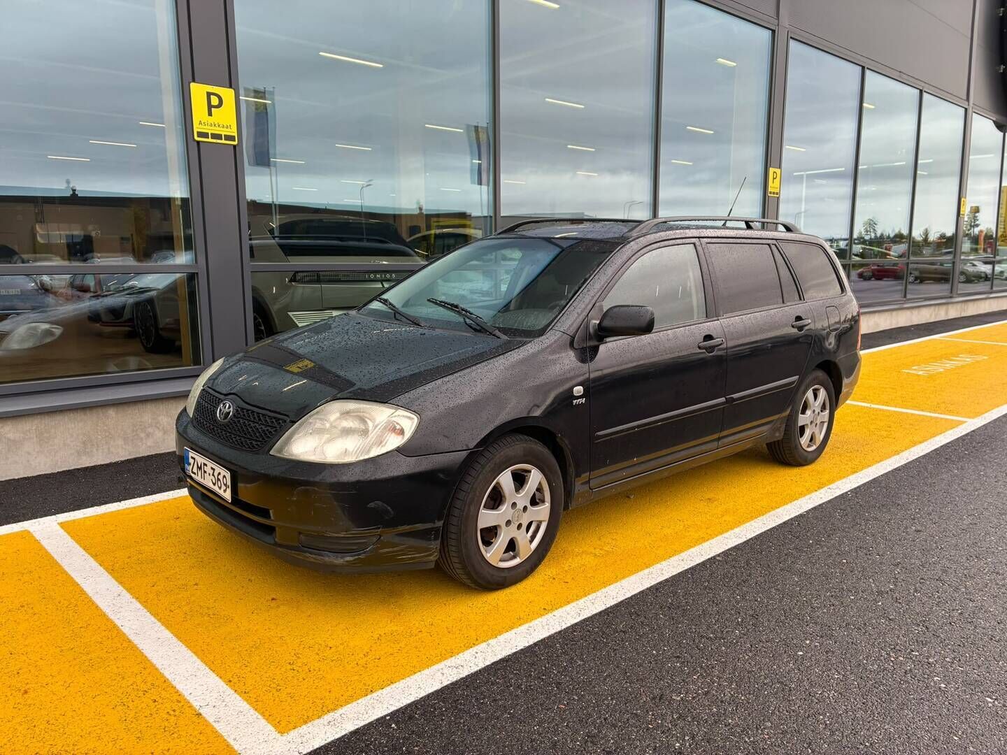 Toyota Corolla 2004 1.4 VVT-i Linea Terra 5ov Wagon * - YritysOutlet - Myydään vain yrityksille * - Ilmastointi | Kahdet renkaat ja vanteet | Leimaa 3/2027 saakka