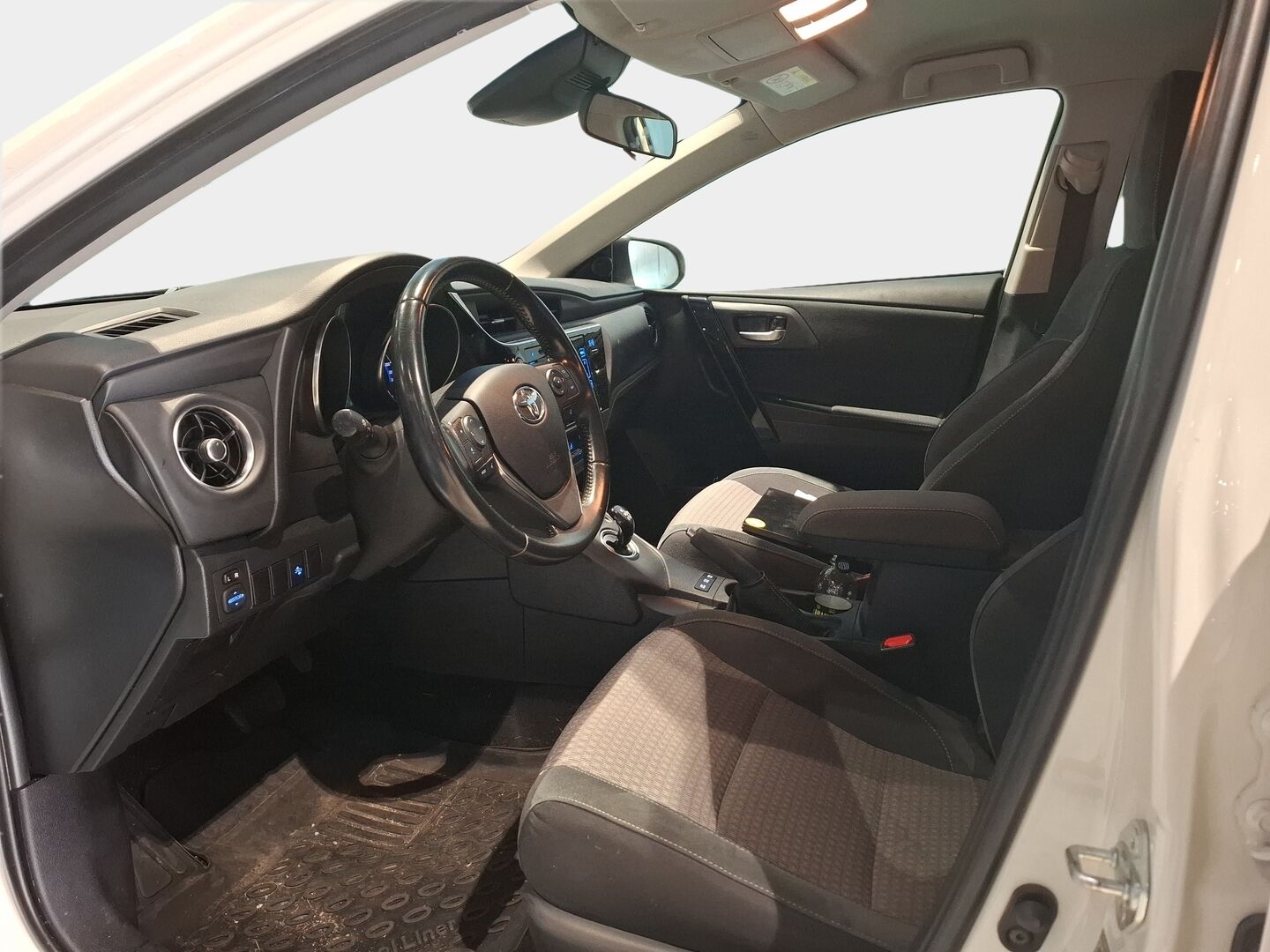Toyota Auris 2018 Touring Sports 1,8 Hybrid Edition Business / Suomi-auto / Vakkari / Navi / Lohko+sisäp. / P. kamera / - 2x vanteet & renkaat / Merkkihuollettu / Siisti!