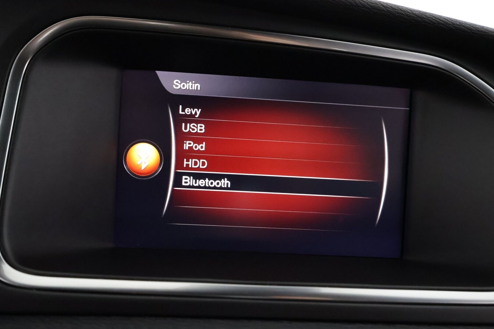 Volvo V40 2019 T2 Business Dynamic Edition aut - | Vakkari | Webasto | Muistipenkki | Xenon | Nahat | P.tutka | Digimittaristo | Suomi-auto | Kahdet Renkaat |