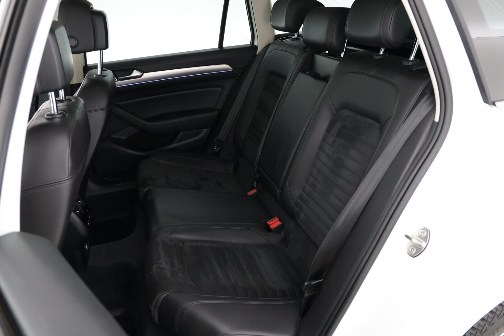 Volkswagen Passat 2016 Variant GTE Plug-In Hybrid 160 kW (218 hv) DSG-automaatti - *Tästä timanttinen luottopeli vaihdetulla akulla!*