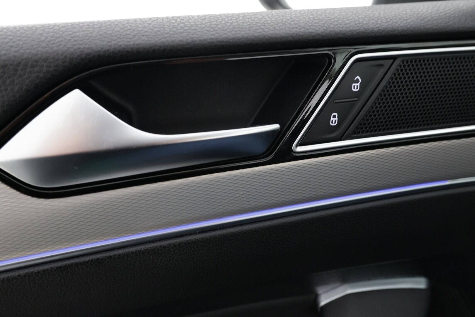 Volkswagen Passat 2016 Variant GTE Plug-In Hybrid 160 kW (218 hv) DSG-automaatti - *Tästä timanttinen luottopeli vaihdetulla akulla!*