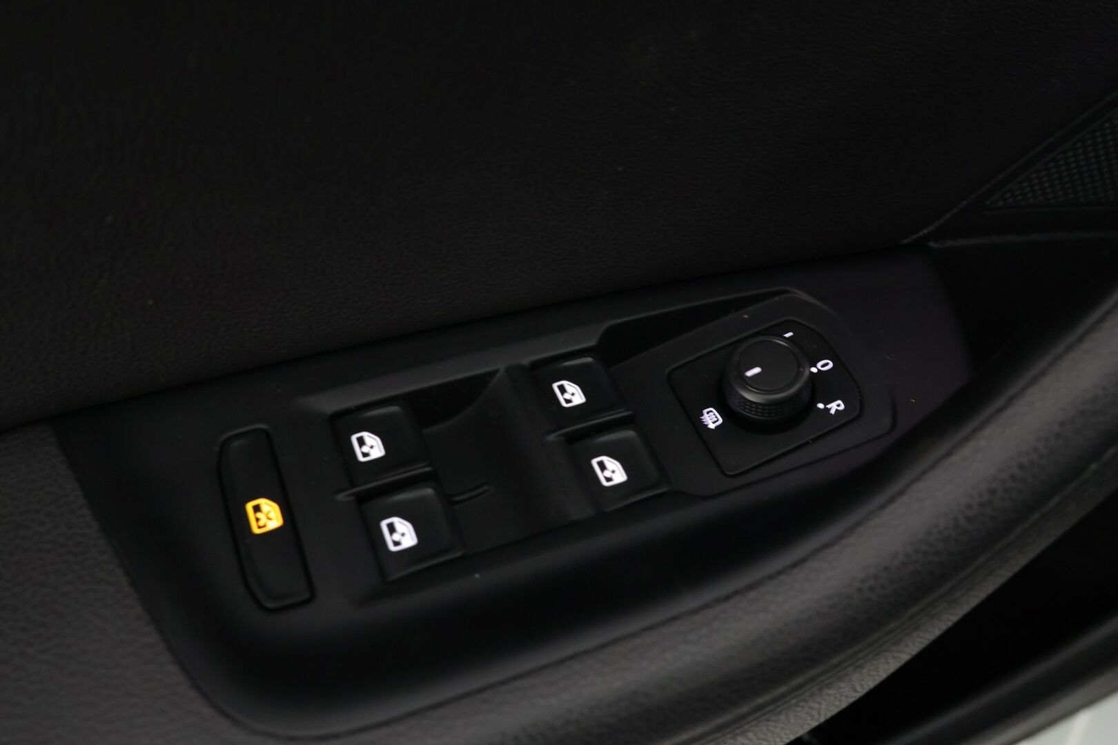 Volkswagen Passat 2016 Variant GTE Plug-In Hybrid 160 kW (218 hv) DSG-automaatti - *Tästä timanttinen luottopeli vaihdetulla akulla!*