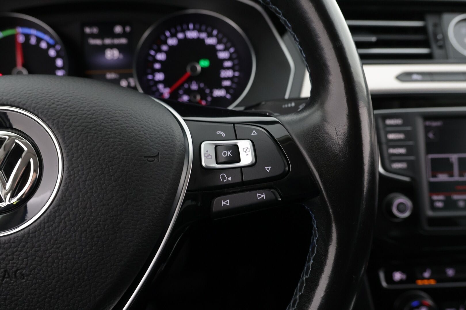 Volkswagen Passat 2016 Variant GTE Plug-In Hybrid 160 kW (218 hv) DSG-automaatti - *Tästä timanttinen luottopeli vaihdetulla akulla!*