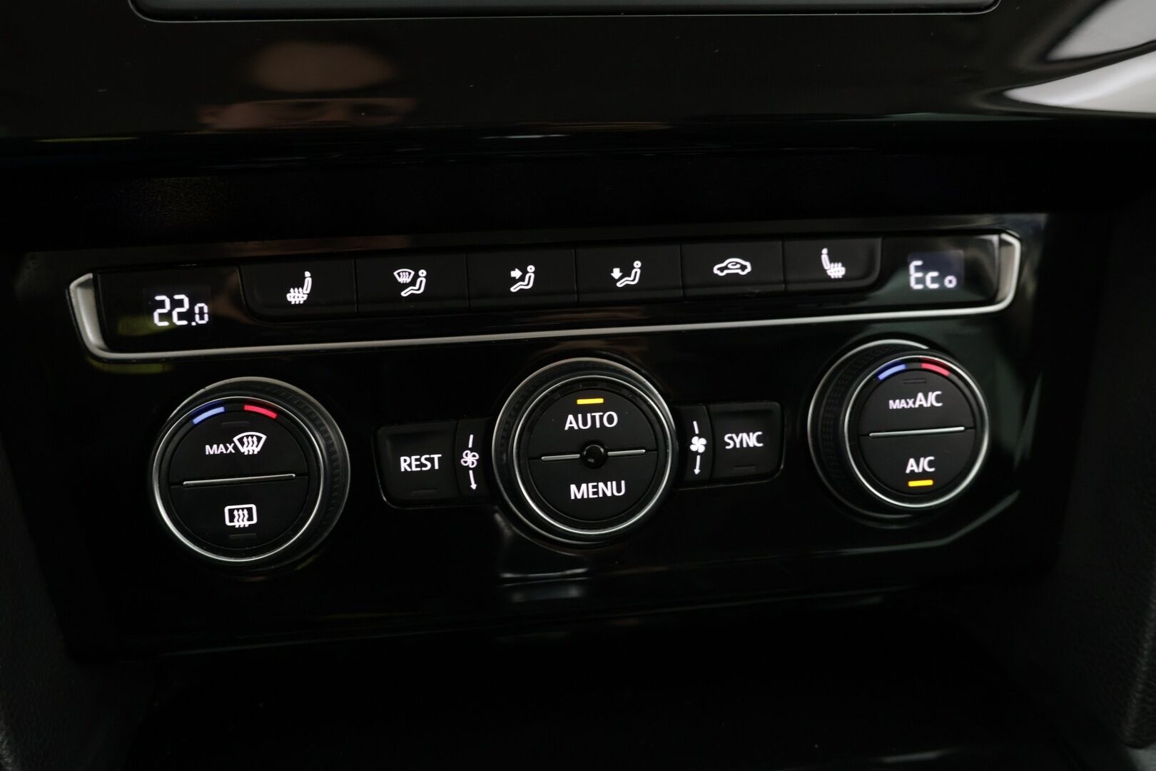 Volkswagen Passat 2016 Variant GTE Plug-In Hybrid 160 kW (218 hv) DSG-automaatti - *Tästä timanttinen luottopeli vaihdetulla akulla!*