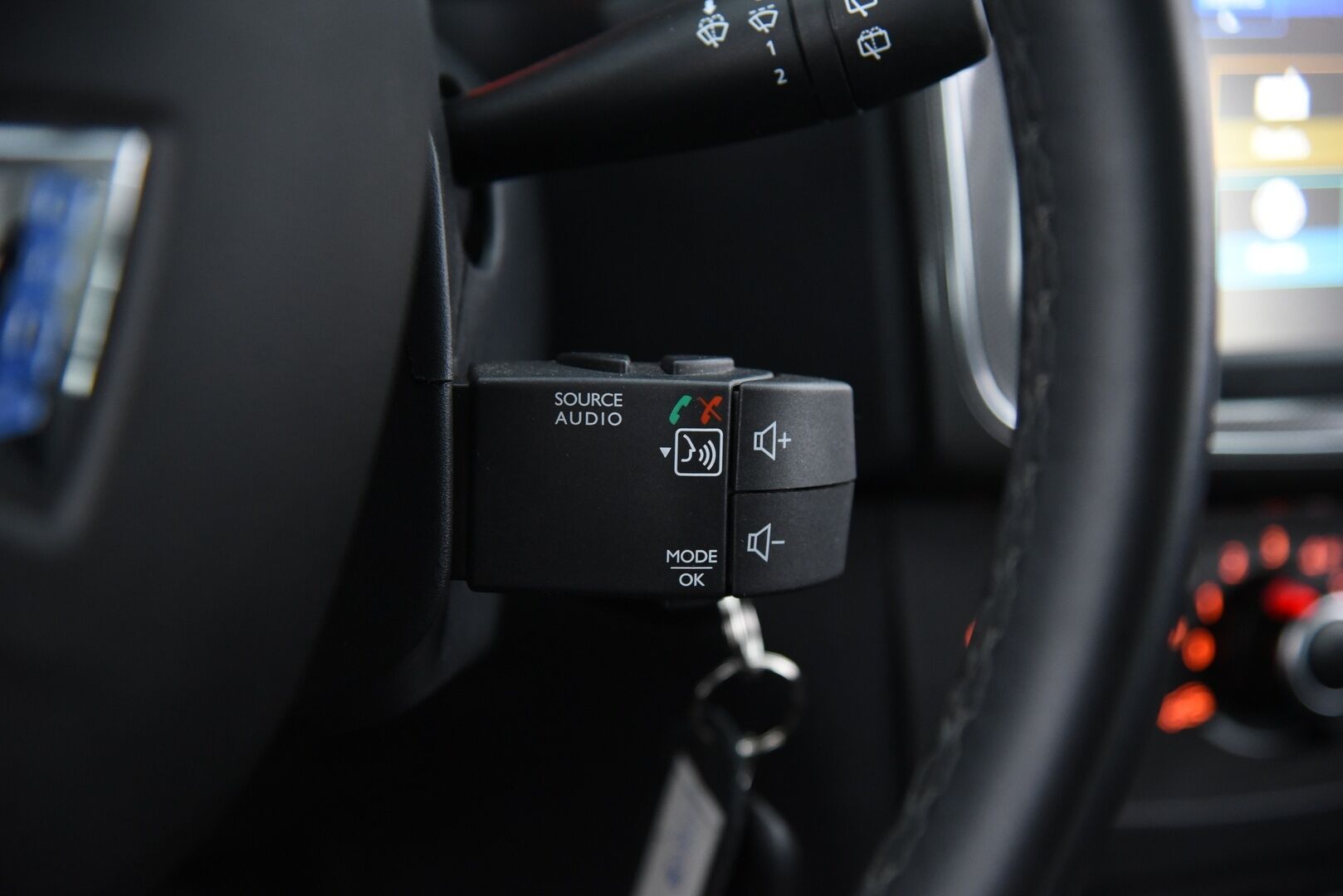 Dacia Logan MCV 2018 Stepway TCe 90 - Suomi-auto / Vakkari / Bluetooth / P.tutka 