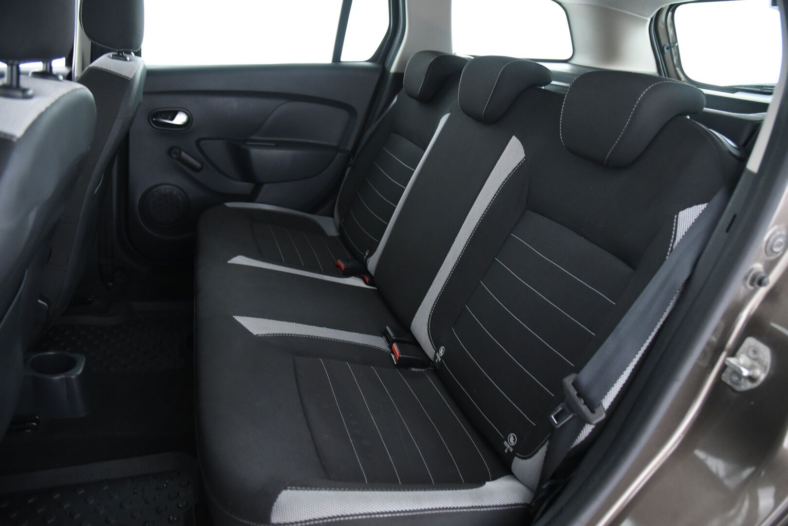 Dacia Logan MCV 2018 Stepway TCe 90 - Suomi-auto / Vakkari / Bluetooth / P.tutka 