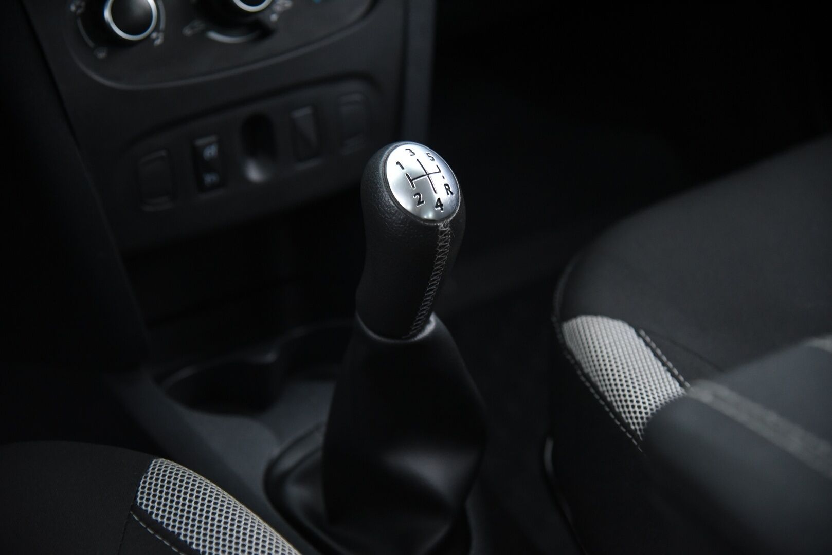 Dacia Logan MCV 2018 Stepway TCe 90 - Suomi-auto / Vakkari / Bluetooth / P.tutka 