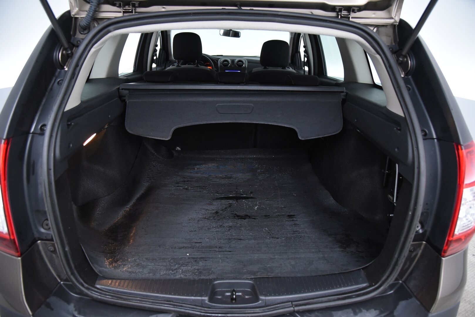 Dacia Logan MCV 2018 Stepway TCe 90 - Suomi-auto / Vakkari / Bluetooth / P.tutka 