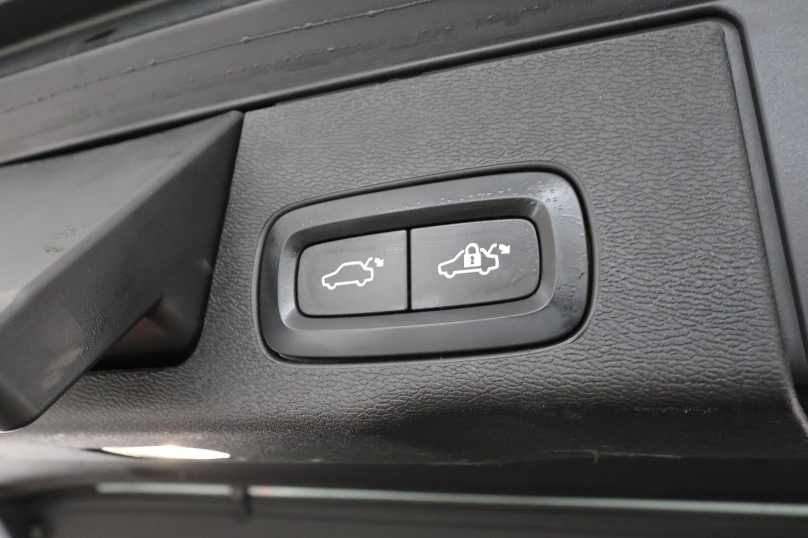 Volvo XC60 2019 D4 AWD Business R-Design aut - | Suomi-auto | Pilot Assist | Webasto | Koukku | Panorama | P.Kamera | Muistipenkki |