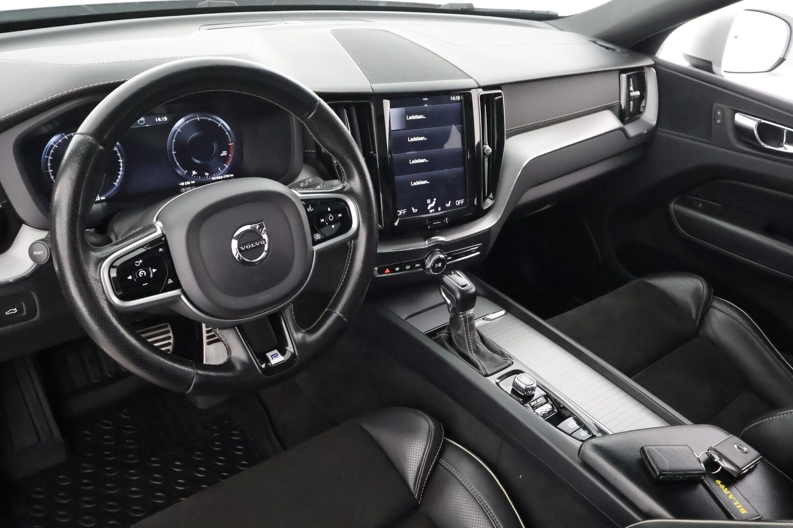 Volvo XC60 2019 D4 AWD Business R-Design aut - | Suomi-auto | Pilot Assist | Webasto | Koukku | Panorama | P.Kamera | Muistipenkki |