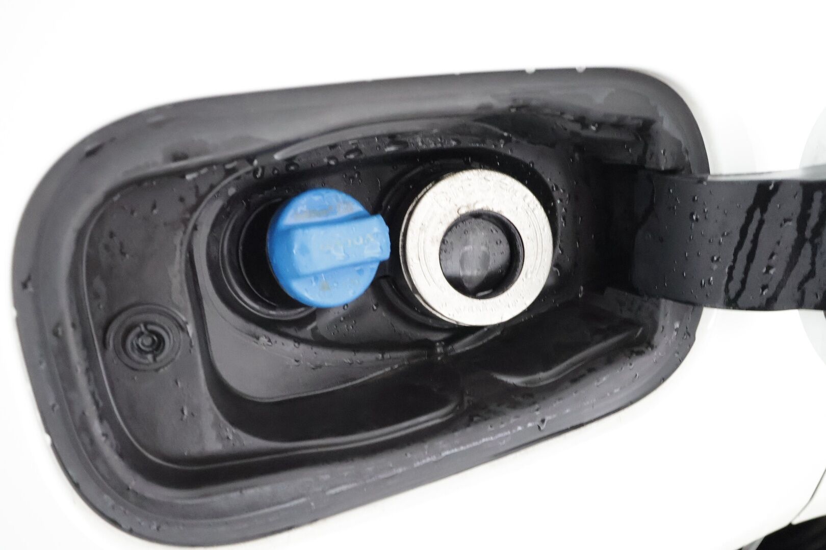 Volvo XC60 2019 D4 AWD Business R-Design aut * Pilot Assist / Webasto / Koukku / Panorama / P.Kamera / Muistipenkki * - Suomi-auto / Kahdet Renkaat