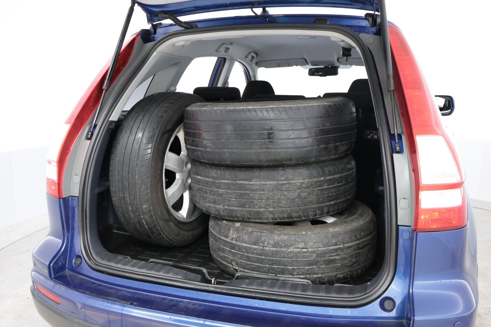 Honda CR-V 2012 2,2 i-DTEC Nordic 4x4 * MYYDÄÄN HUUTOKAUPAT.COM! *