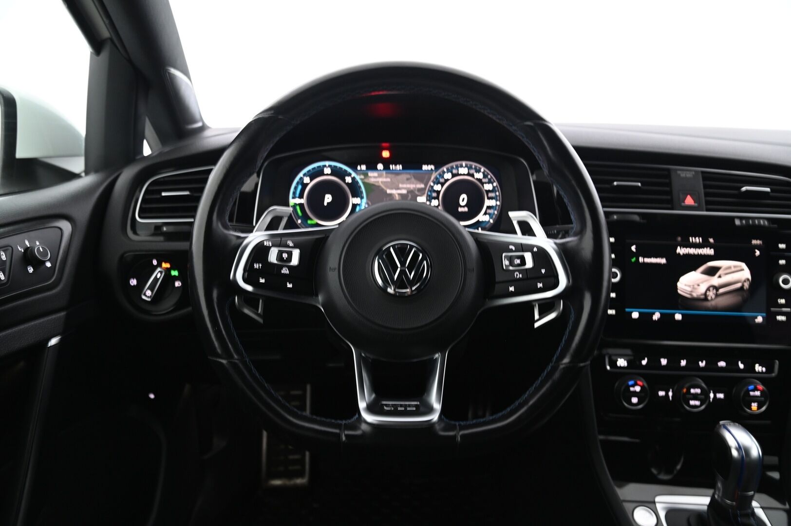 Volkswagen Golf 2018 GTE Plug-In Hybrid 150 kW (204 hv) DSG-aut** Digimittaristo / Adapt.vak / Nahka-alcantara / P-kamera / Ambient* - 2x renkaat ja vanteet / Jakopää tehty 07/2024 / Suomiauto