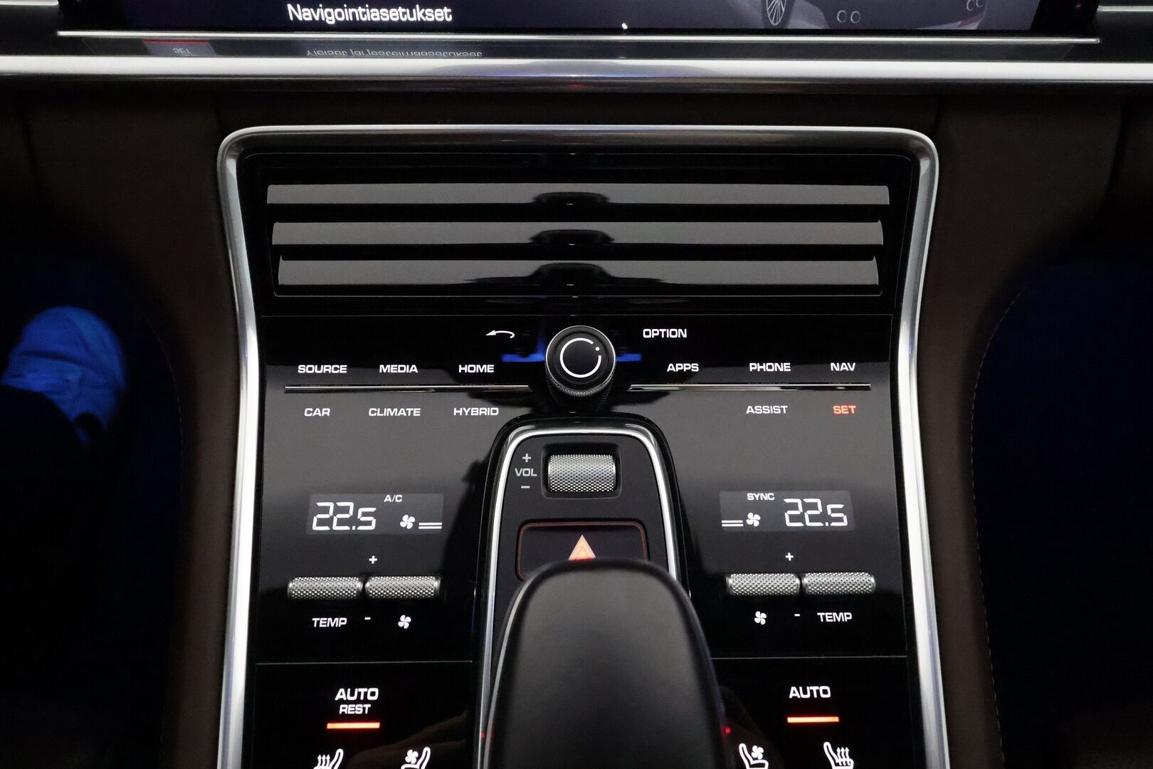Porsche Panamera 2018 4 E-Hybrid Sport Turismo **Sport Design / Sport-putkisto / Burmester / ACC / Imuovet / Yönäkö / Nelipyöräohjaus / 360 Kamera** - 2,99 % KORKOTARJOUS TÄHÄN AUTOON - 31.5. ASTI! - Huippuvarusteltu! / Sport Chrono / 14-ist / PASM / PDLS+ / Comfort Access / Akku kuntotarkistettu! / 