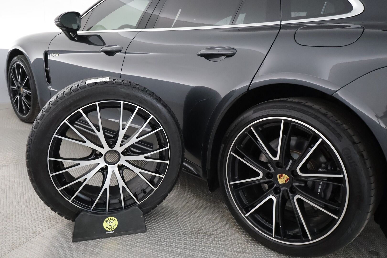 Porsche Panamera 2018 4 E-Hybrid Sport Turismo **Sport Design / Sport-putkisto / Burmester / ACC / Imuovet / Yönäkö / Nelipyöräohjaus / 360 Kamera** - 2,99 % KORKOTARJOUS TÄHÄN AUTOON - 31.5. ASTI! - Huippuvarusteltu! / Sport Chrono / 14-ist / PASM / PDLS+ / Comfort Access / Akku kuntotarkistettu! / 