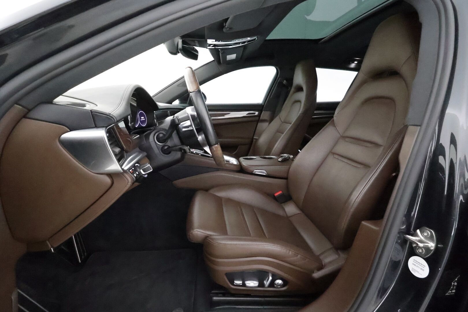 Porsche Panamera 2018 4 E-Hybrid Sport Turismo **Sport Design / Sport-putkisto / Burmester / ACC / Imuovet / Yönäkö / Nelipyöräohjaus / 360 Kamera** - 2,99 % KORKOTARJOUS TÄHÄN AUTOON - 31.5. ASTI! - Huippuvarusteltu! / Sport Chrono / 14-ist / PASM / PDLS+ / Comfort Access / Akku kuntotarkistettu! / 