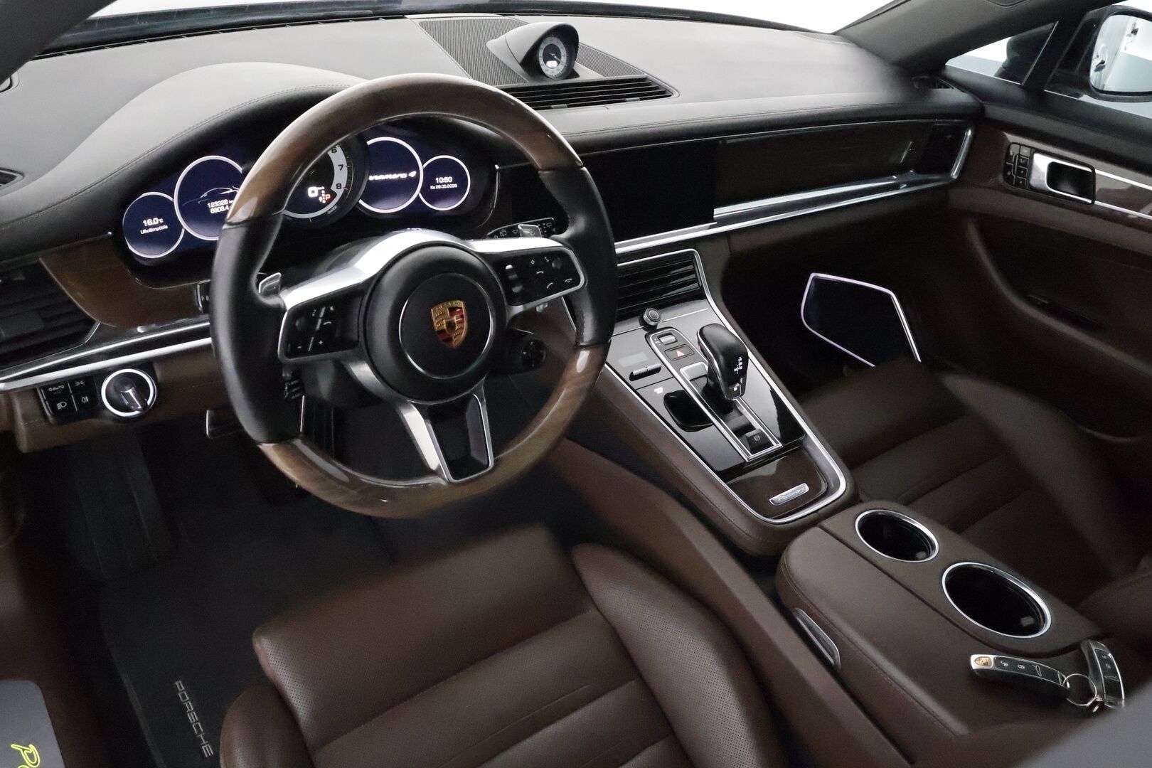 Porsche Panamera 2018 4 E-Hybrid Sport Turismo **Sport Design / Sport-putkisto / Burmester / ACC / Imuovet / Yönäkö / Nelipyöräohjaus / 360 Kamera** - 2,99 % KORKOTARJOUS TÄHÄN AUTOON - 31.5. ASTI! - Huippuvarusteltu! / Sport Chrono / 14-ist / PASM / PDLS+ / Comfort Access / Akku kuntotarkistettu! / 