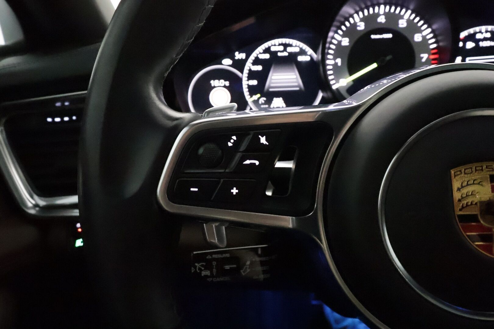 Porsche Panamera 2018 4 E-Hybrid Sport Turismo **Sport Design / Sport-putkisto / Burmester / ACC / Imuovet / Yönäkö / Nelipyöräohjaus / 360 Kamera** - 2,99 % KORKOTARJOUS TÄHÄN AUTOON - 31.5. ASTI! - Huippuvarusteltu! / Sport Chrono / 14-ist / PASM / PDLS+ / Comfort Access / Akku kuntotarkistettu! / 