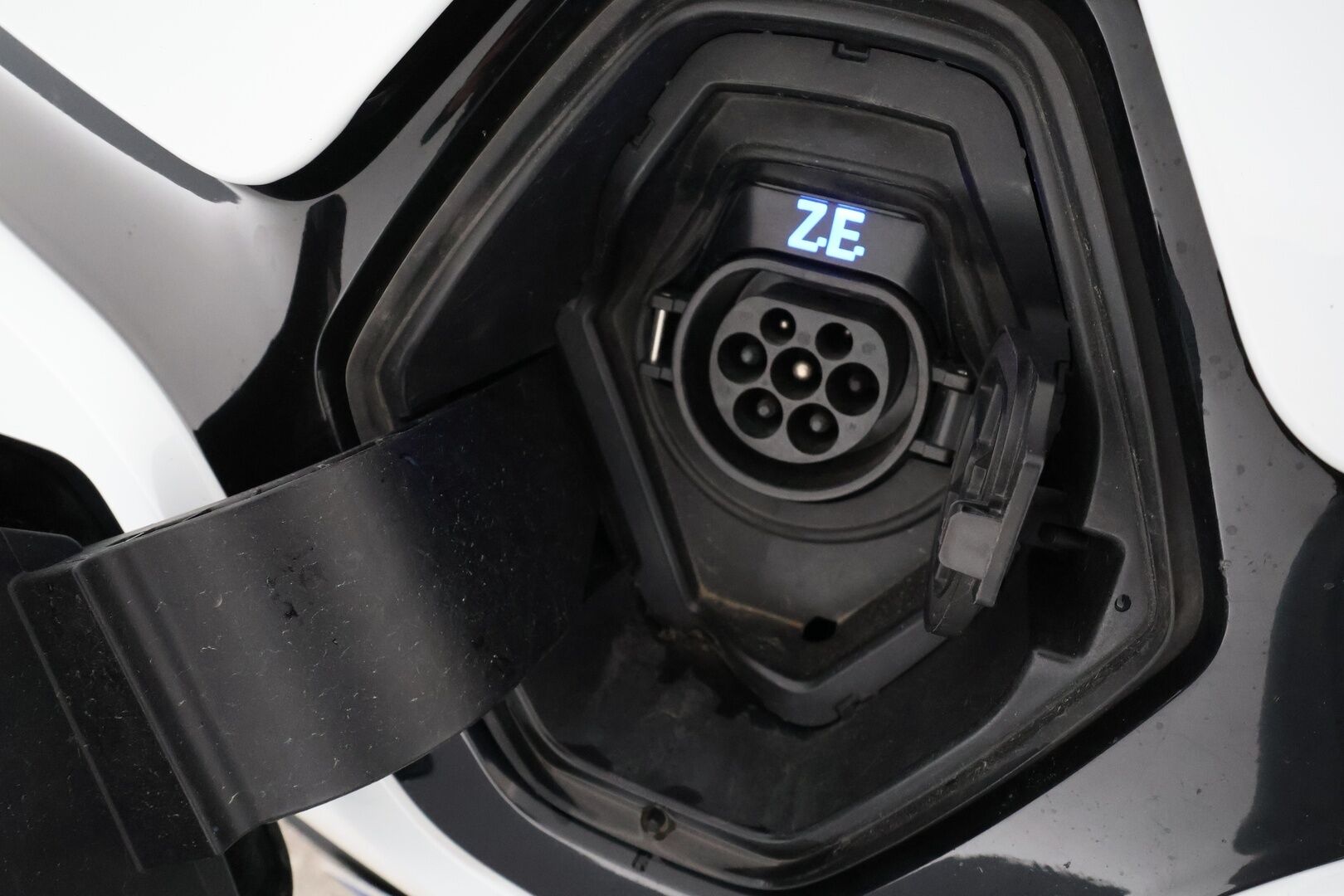 Renault Zoe 2020 Z.E. 40 Life **Suomi-auto / Digimittaristo / Vakkari / AC / Kahdet Renkaat