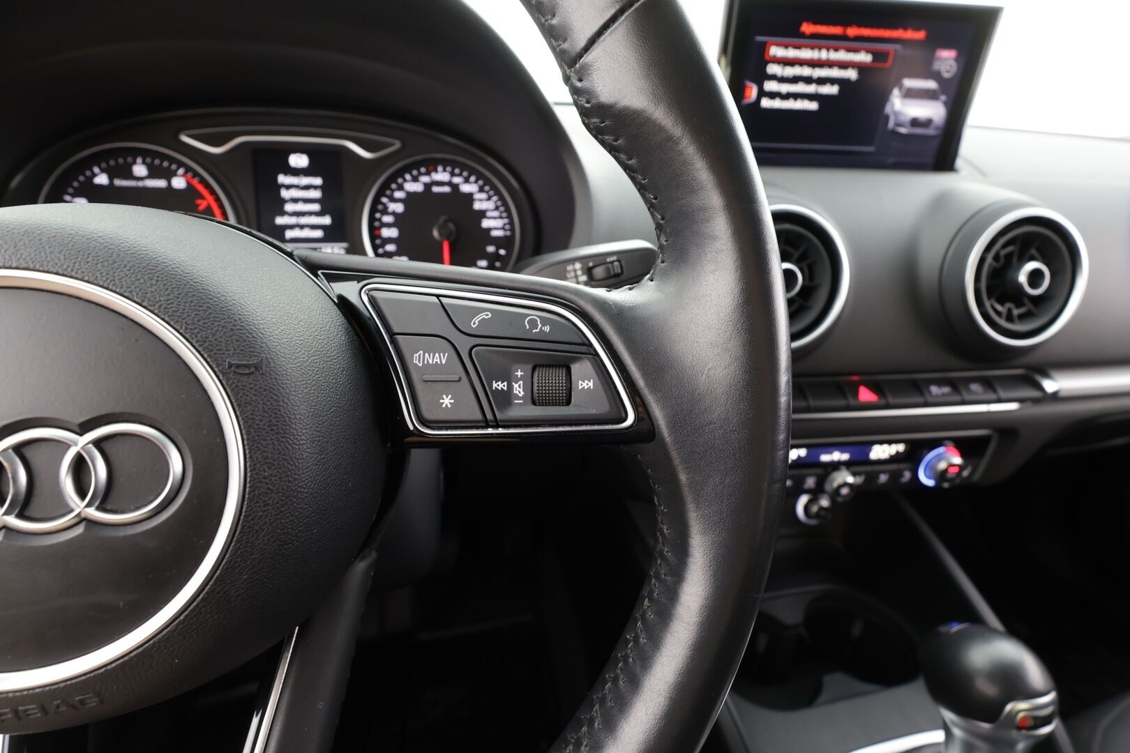 Audi A3 2018 Sportback Pro Business Edition 1,0 TFSI 85 kW S tronic - | ACC | 1-om suomiauto | Facelift | LED | Keyless | Lohko+sisälämmitin | Pre Sense | Bluetooth | Peruutustutka | Aut. ilmastointi | 2x renkaat aluin | 