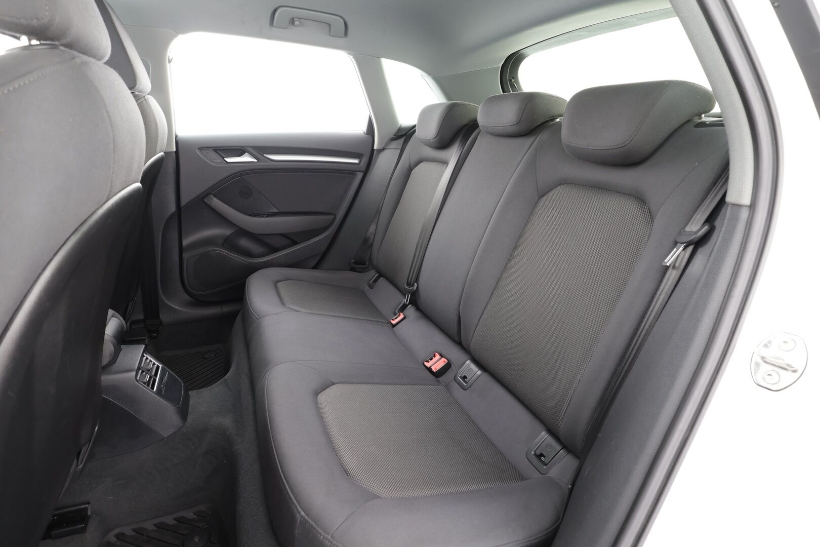 Audi A3 2018 Sportback Pro Business Edition 1,0 TFSI 85 kW S tronic - | ACC | 1-om suomiauto | Facelift | LED | Keyless | Lohko+sisälämmitin | Pre Sense | Bluetooth | Peruutustutka | Aut. ilmastointi | 2x renkaat aluin | 
