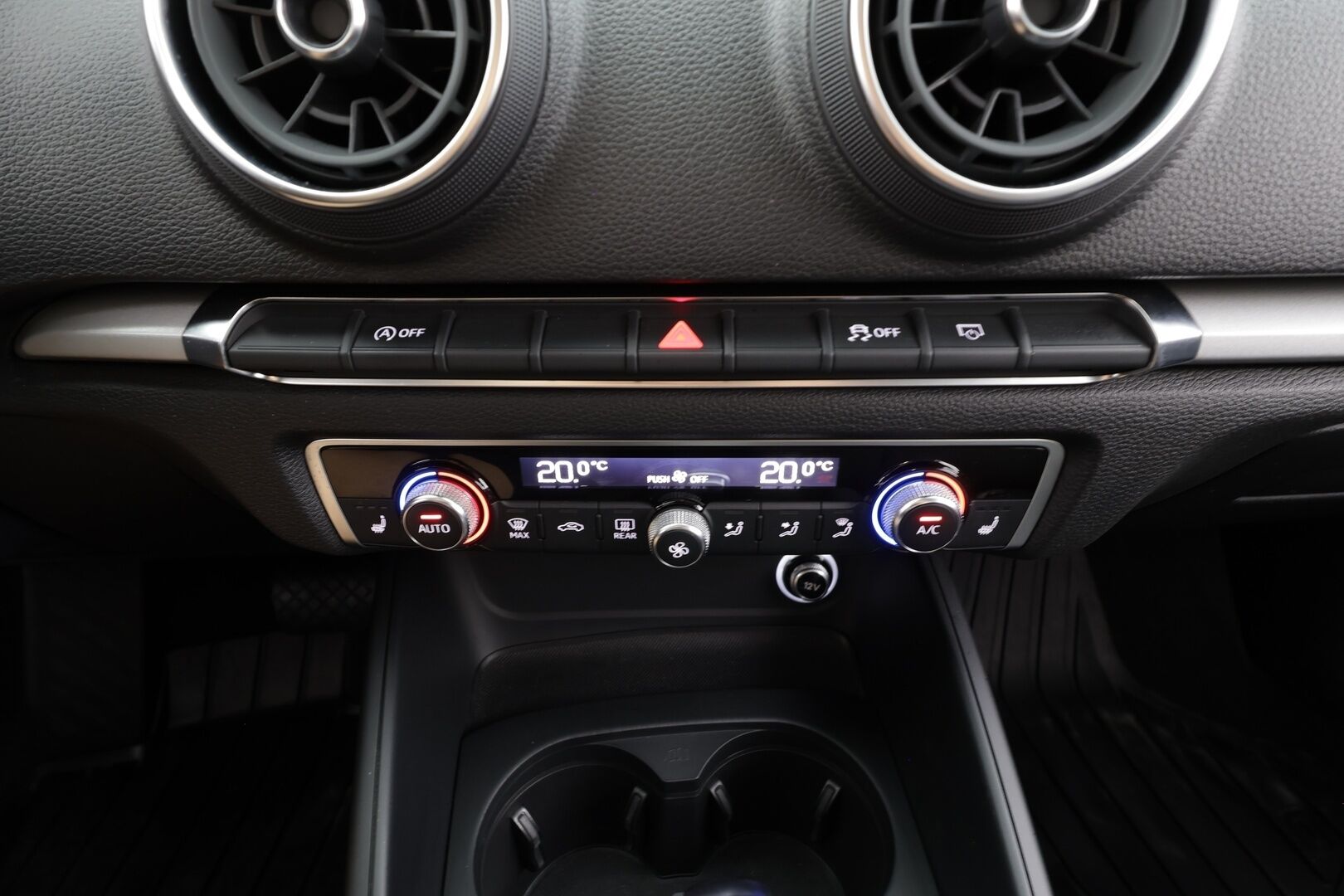Audi A3 2018 Sportback Pro Business Edition 1,0 TFSI 85 kW S tronic - | ACC | 1-om suomiauto | Facelift | LED | Keyless | Lohko+sisälämmitin | Pre Sense | Bluetooth | Peruutustutka | Aut. ilmastointi | 2x renkaat aluin | 