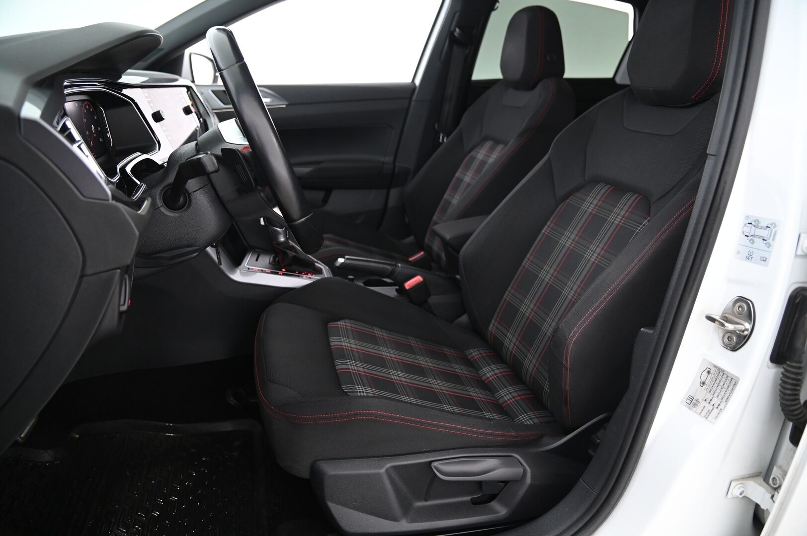 Volkswagen Polo 2018 GTI 2,0 TSI 147 kW (200 hv) DSG-automaatti *ACC / Applecarplay / Digimittaristo / Koukku* - *Sporttipenkit / 2xrenkaat*